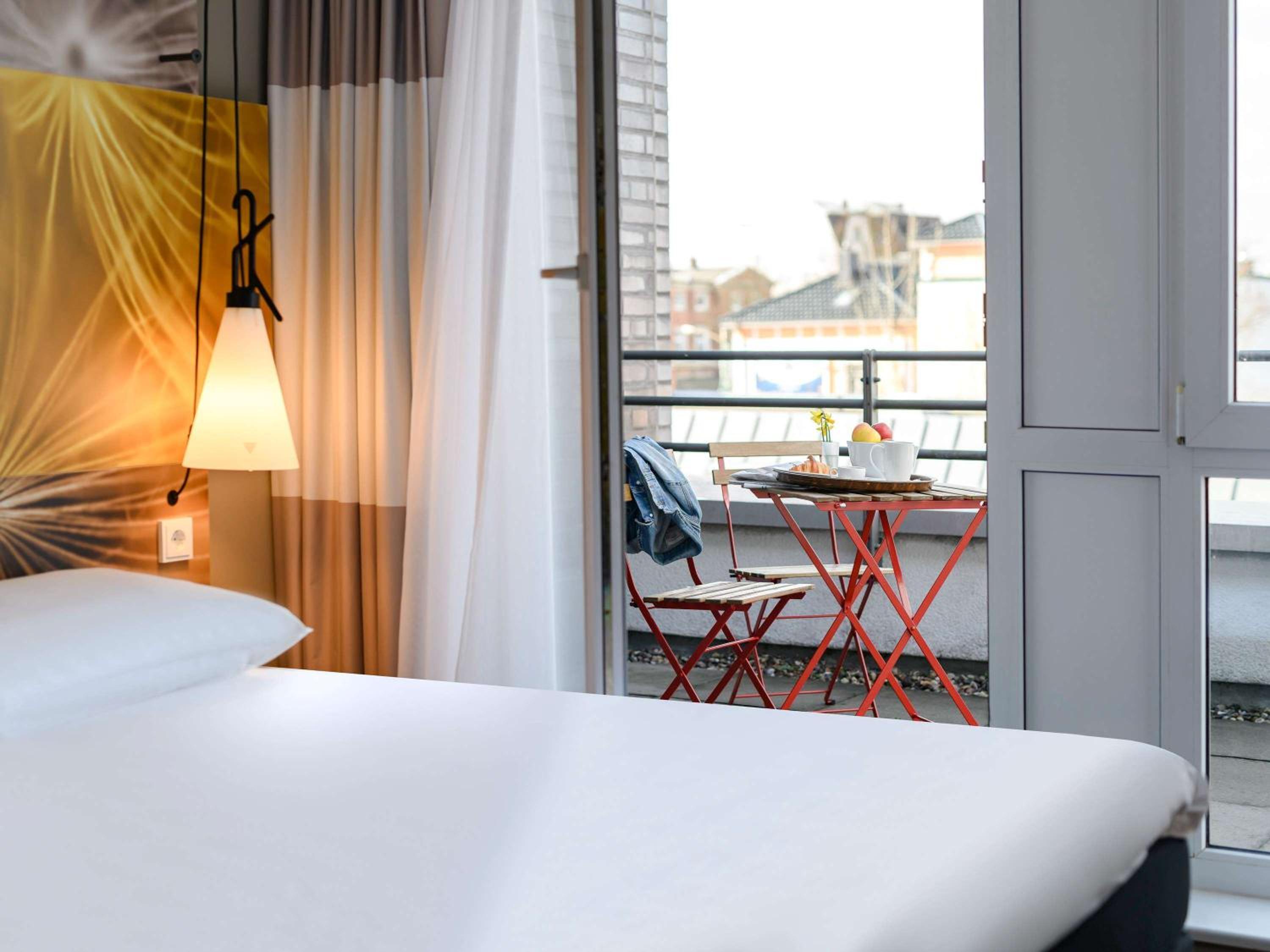 Double Room with Balcony - Photo 7