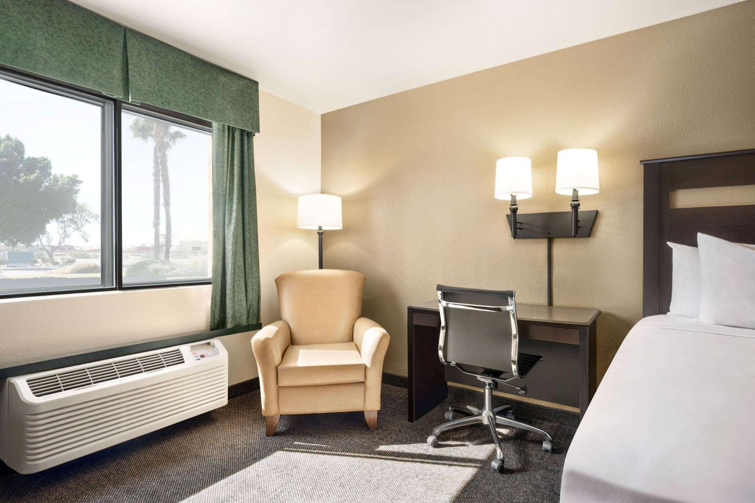 King Room - Non-Smoking - Non Pet Friendly
