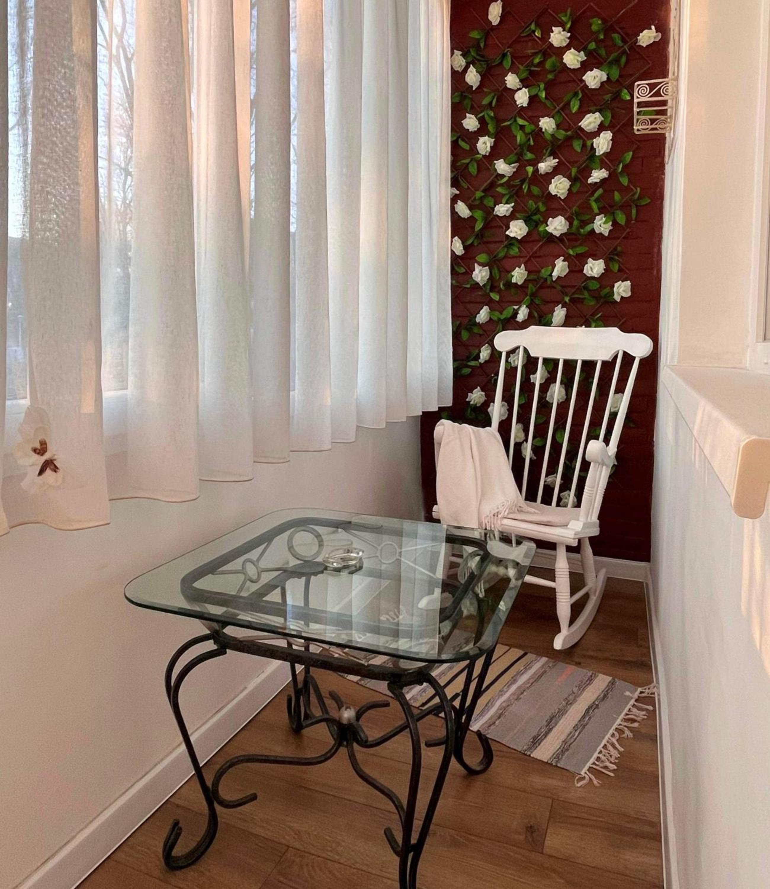 One-Bedroom Apartment - Photo 4
