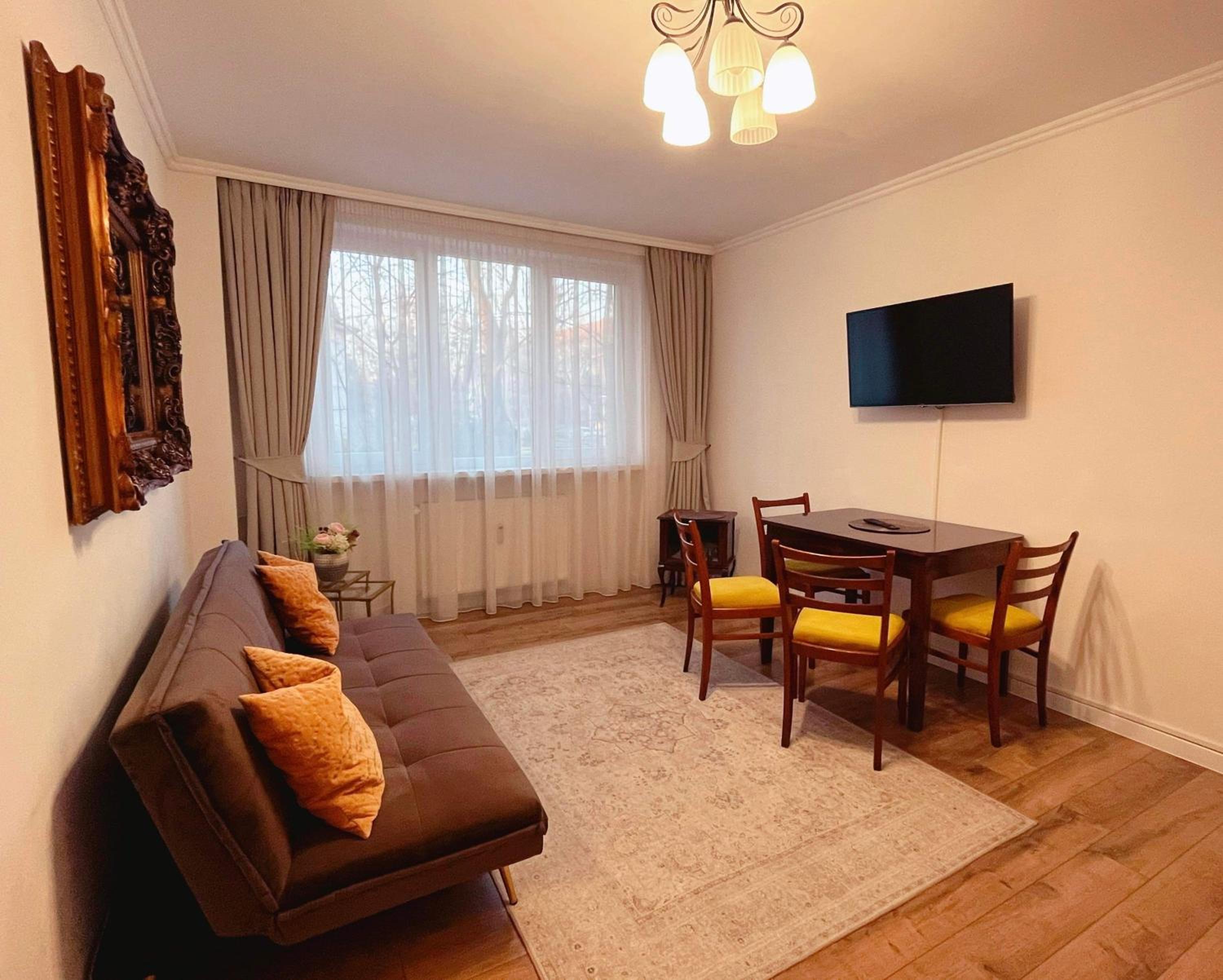 One-Bedroom Apartment - Photo 6