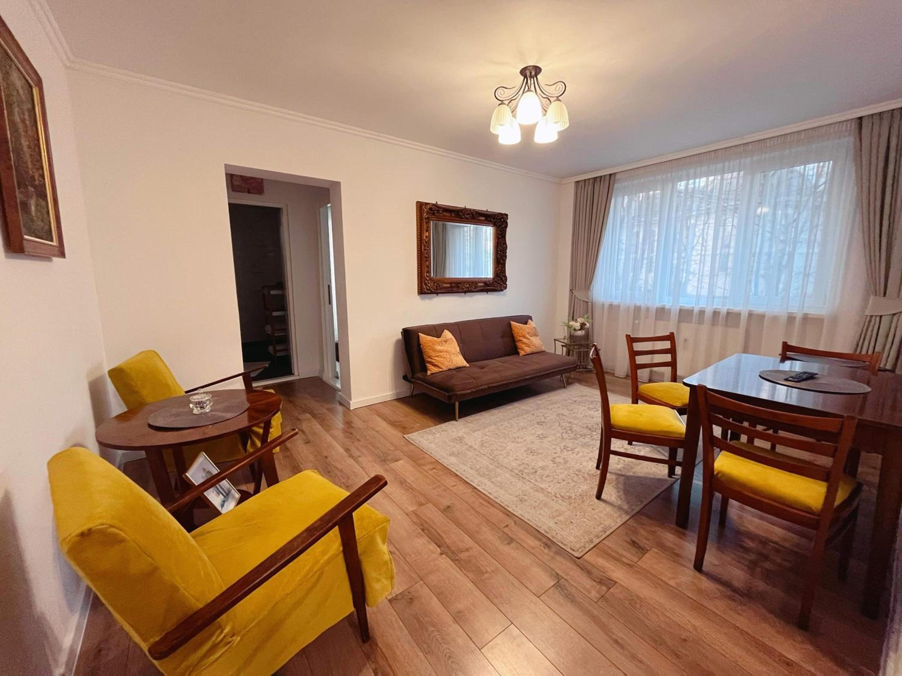 One-Bedroom Apartment - Photo 1