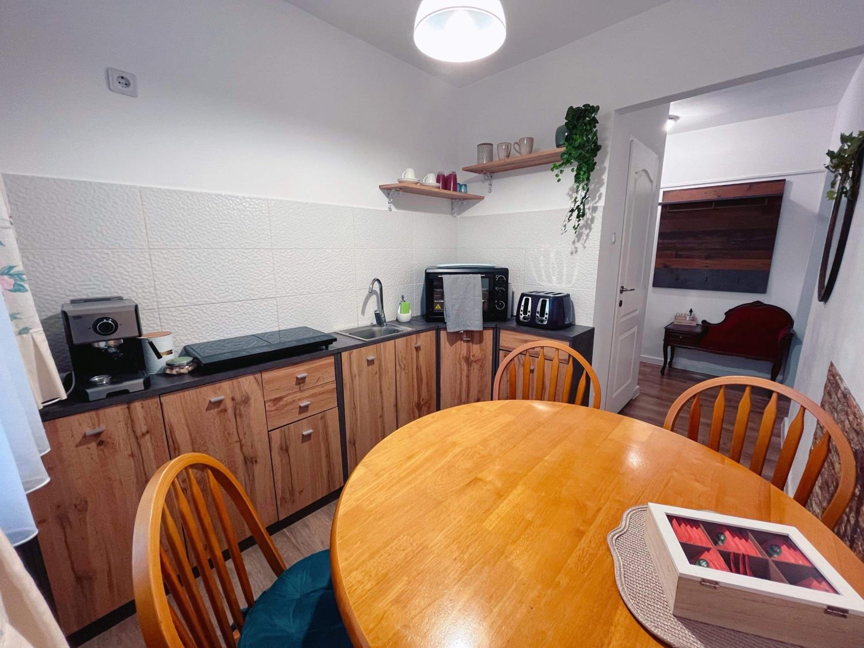 One-Bedroom Apartment - Photo 7
