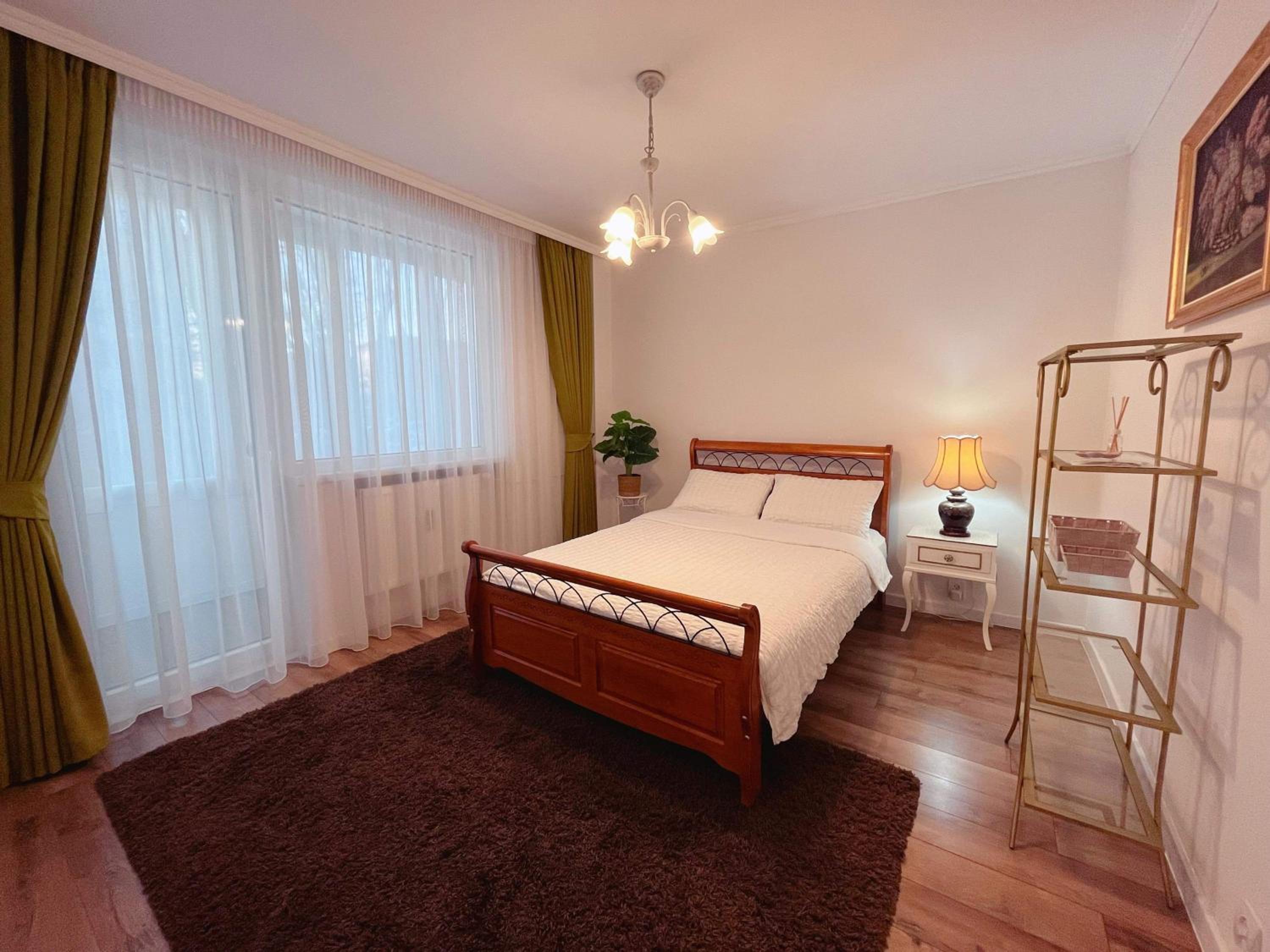 One-Bedroom Apartment - Photo 8
