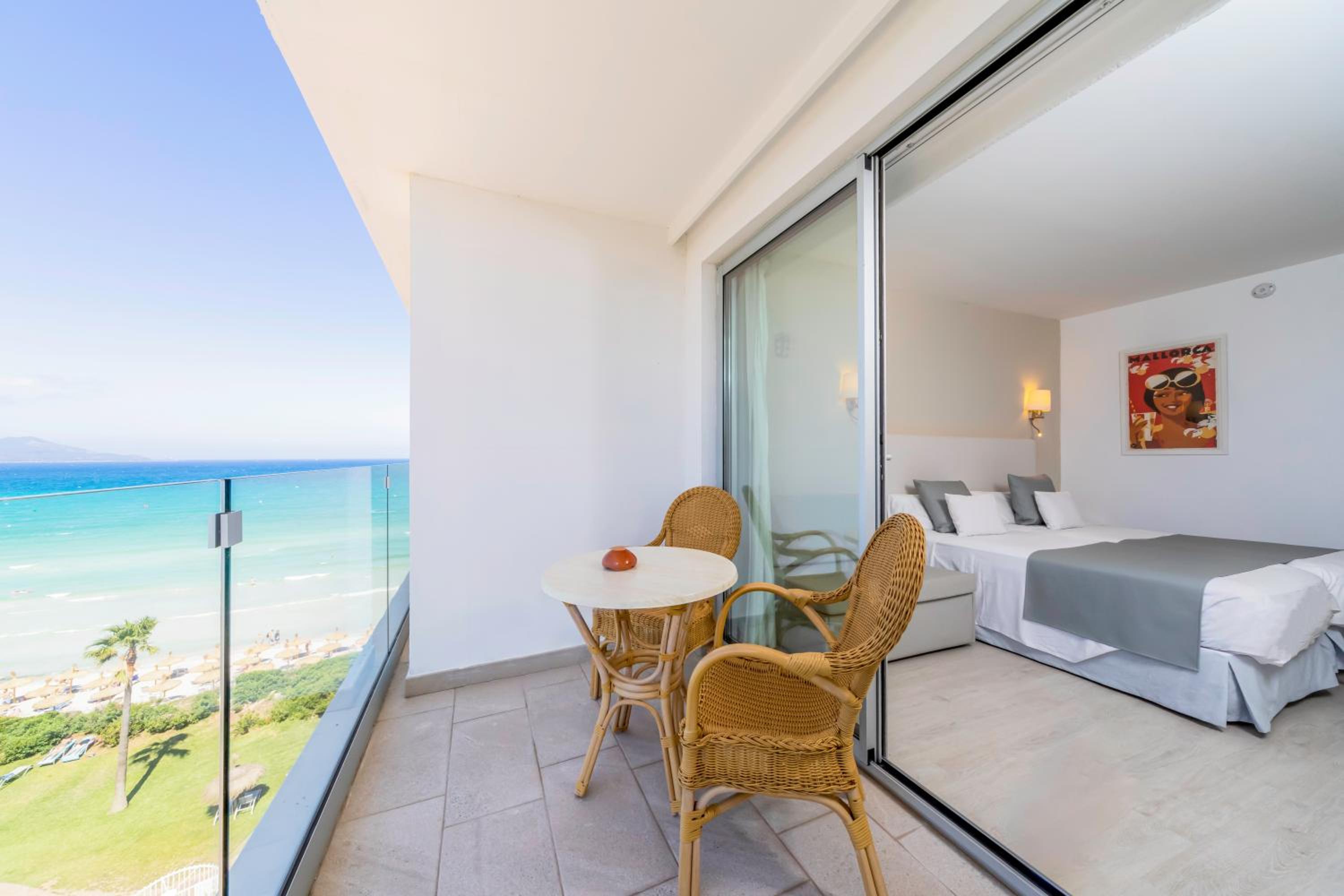 Superior Double Room with Lateral Sea View photo 2