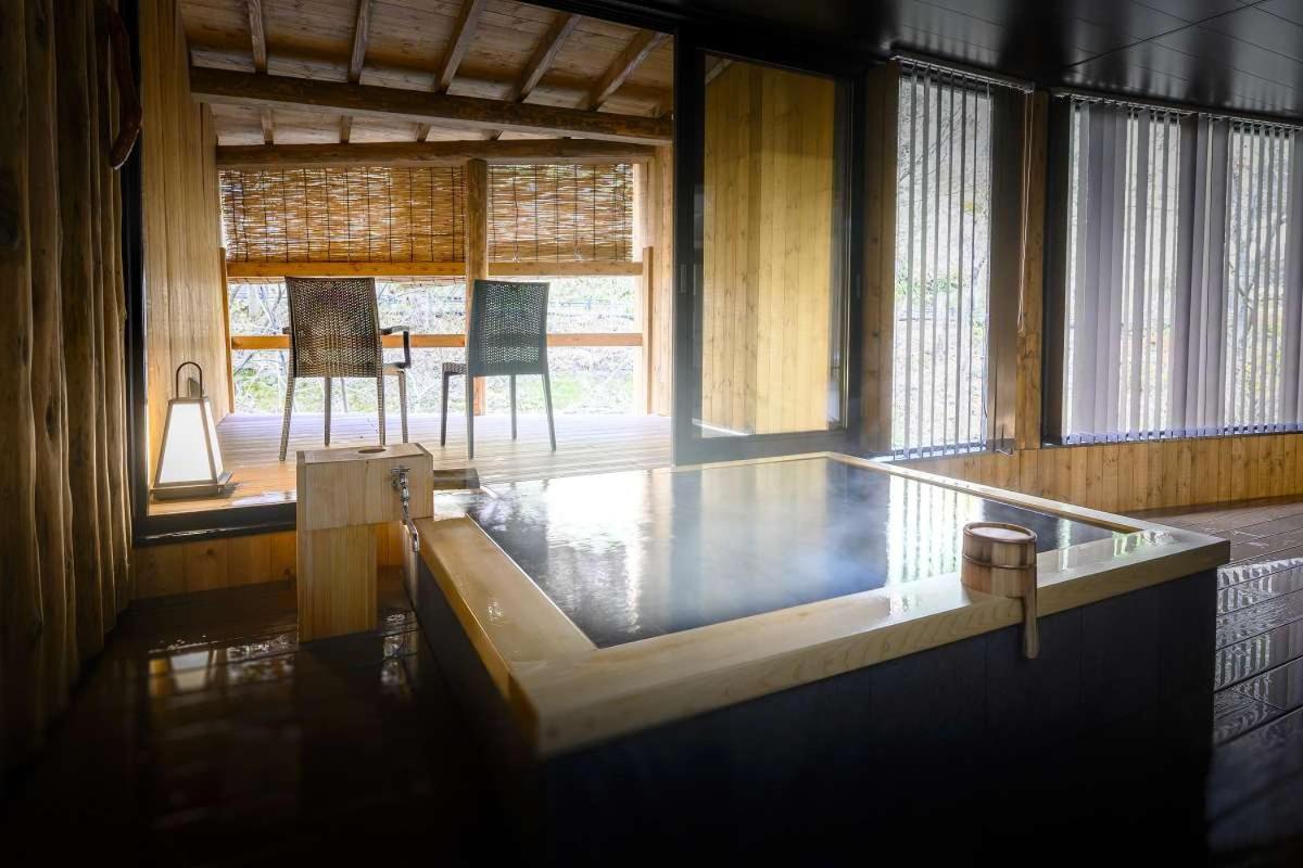 Room 12 Suite with Air Hot Spring Bath photo 2