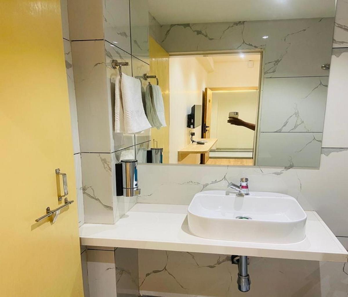Deluxe Room - Photo 5