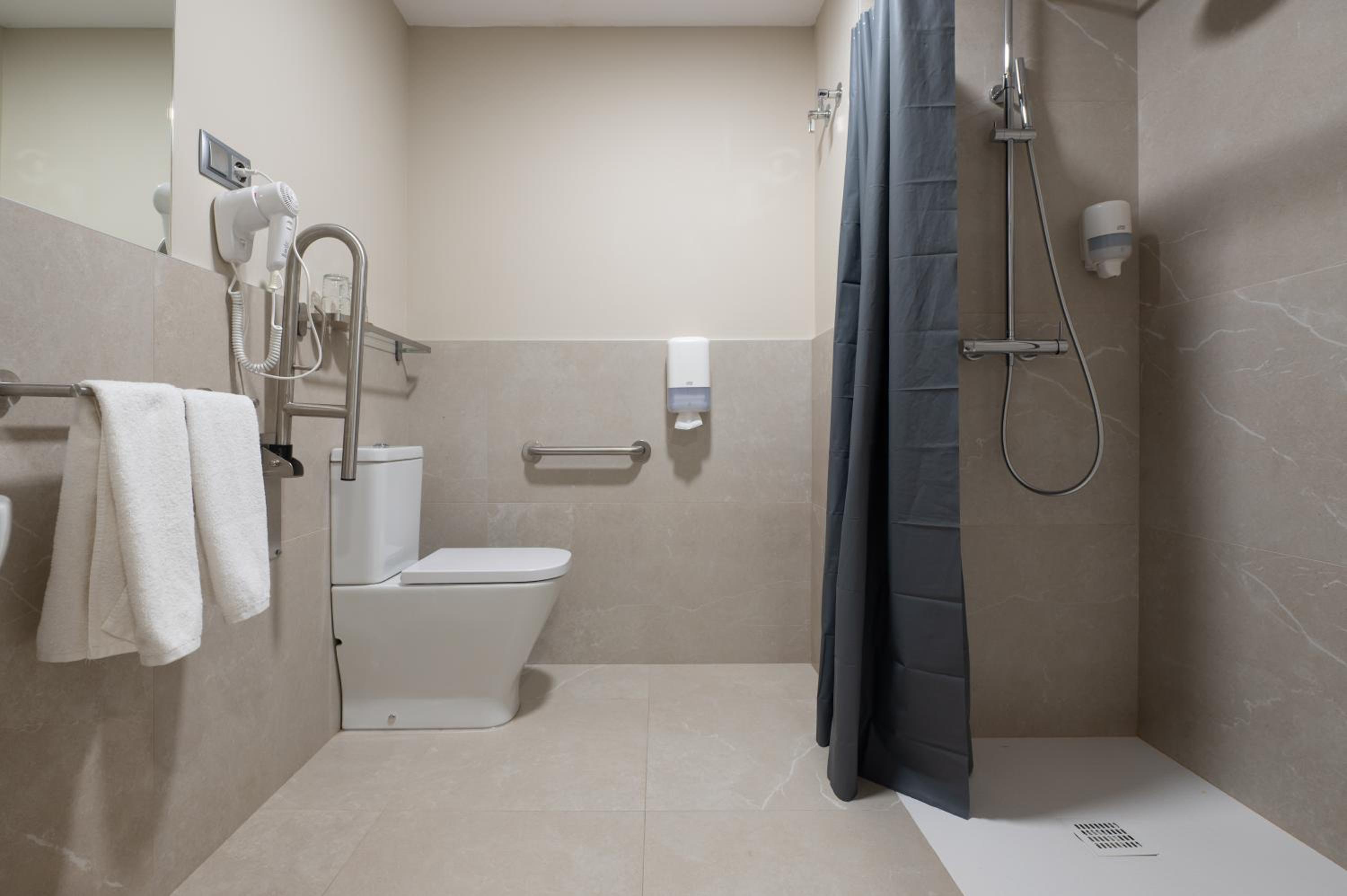 Double or Twin Room with Mountain View - Photo 15