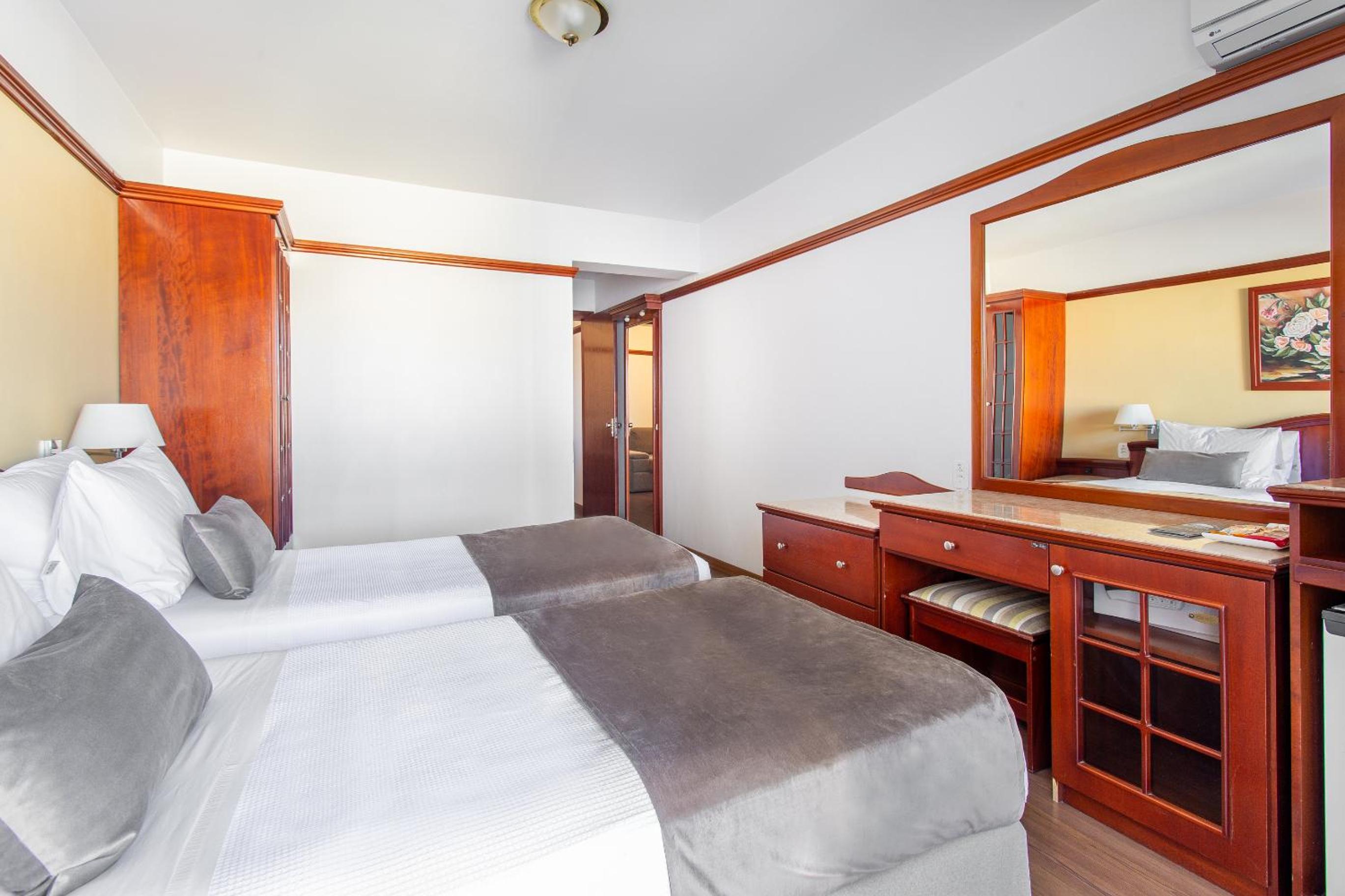 Luxury Twin Room - Photo 1