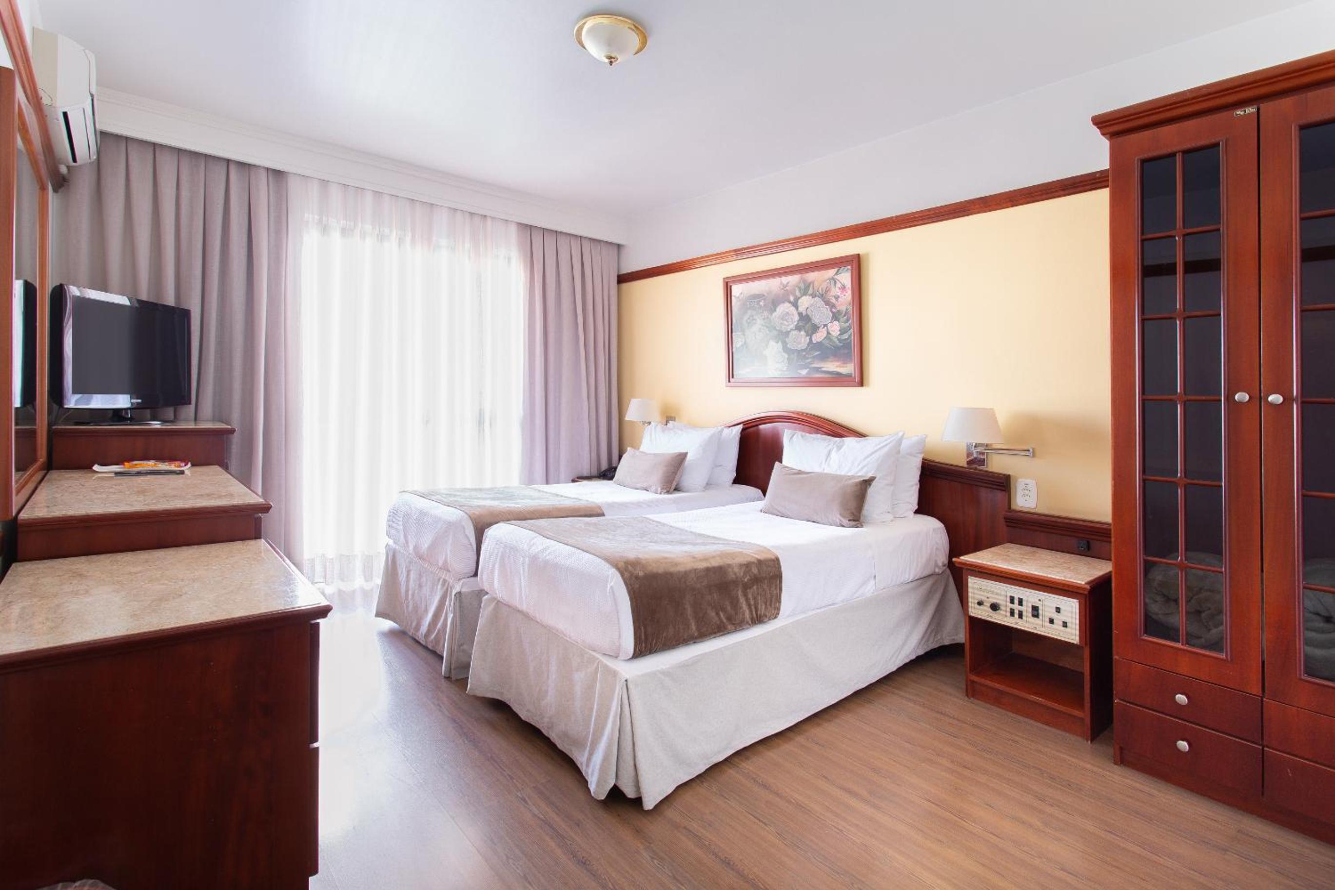 Luxury Twin Room - Photo 3