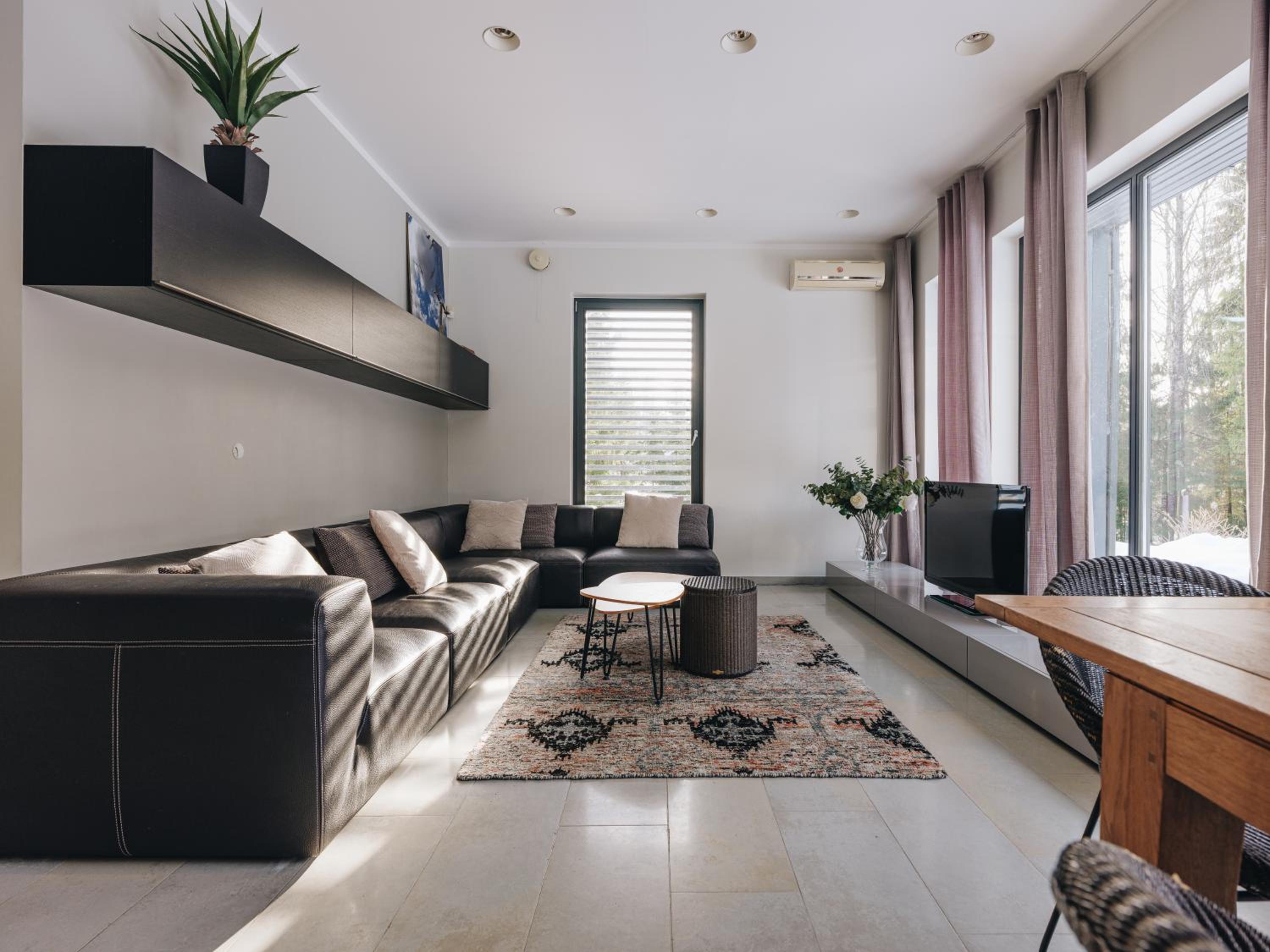 Deluxe Four-Bedroom Villa with Sauna photo 1