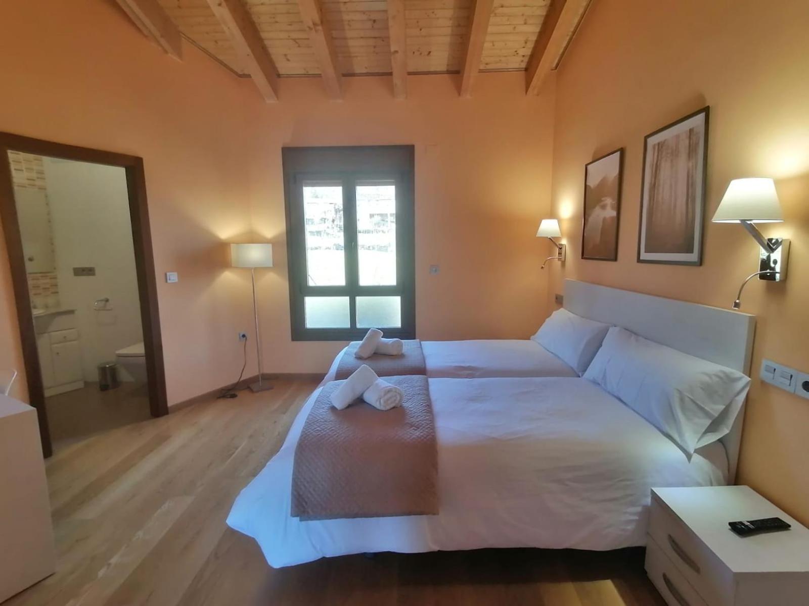 Habitación Doble con Baño Privado