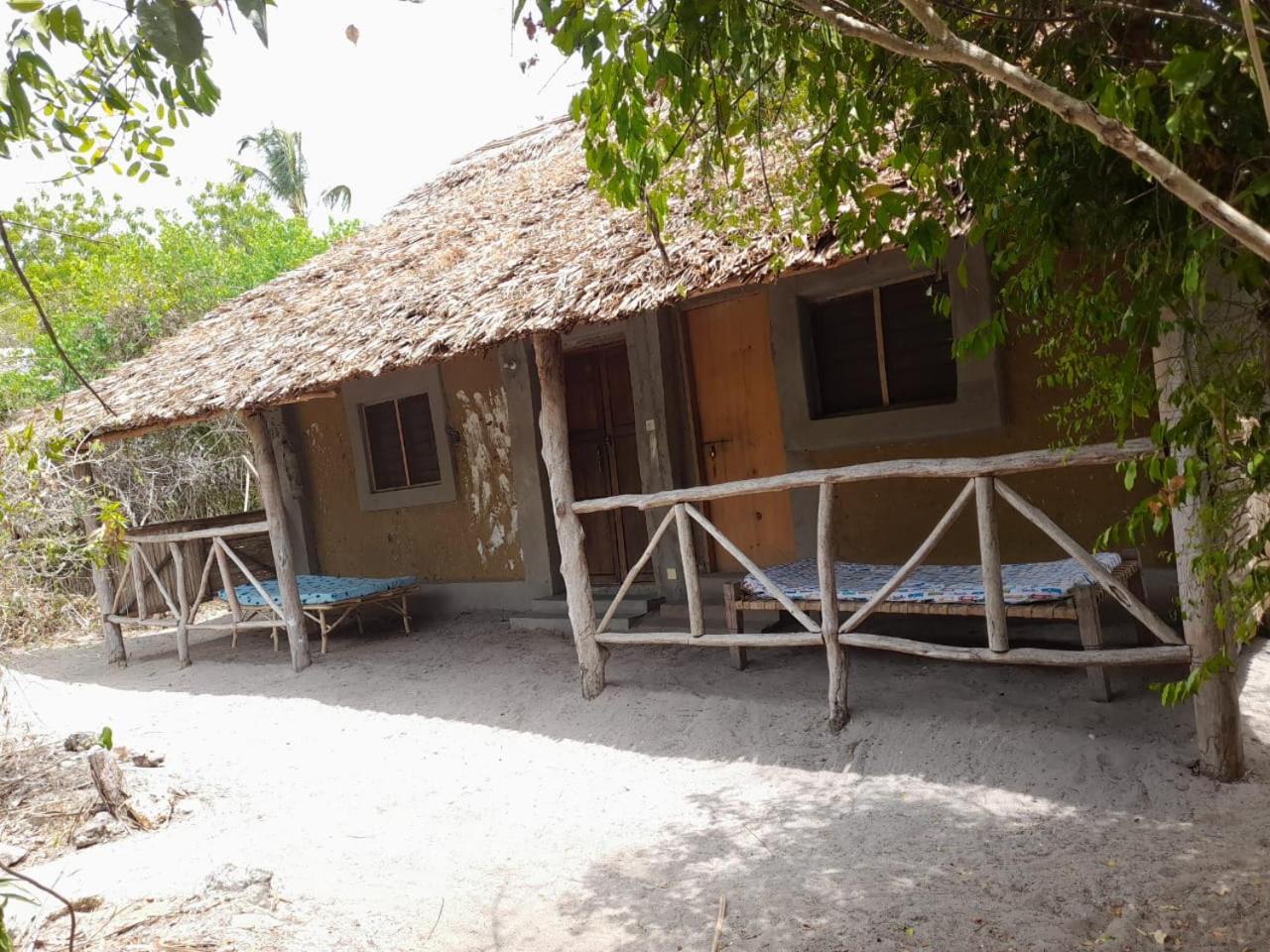 Bungalow with Garden View - Photo 3