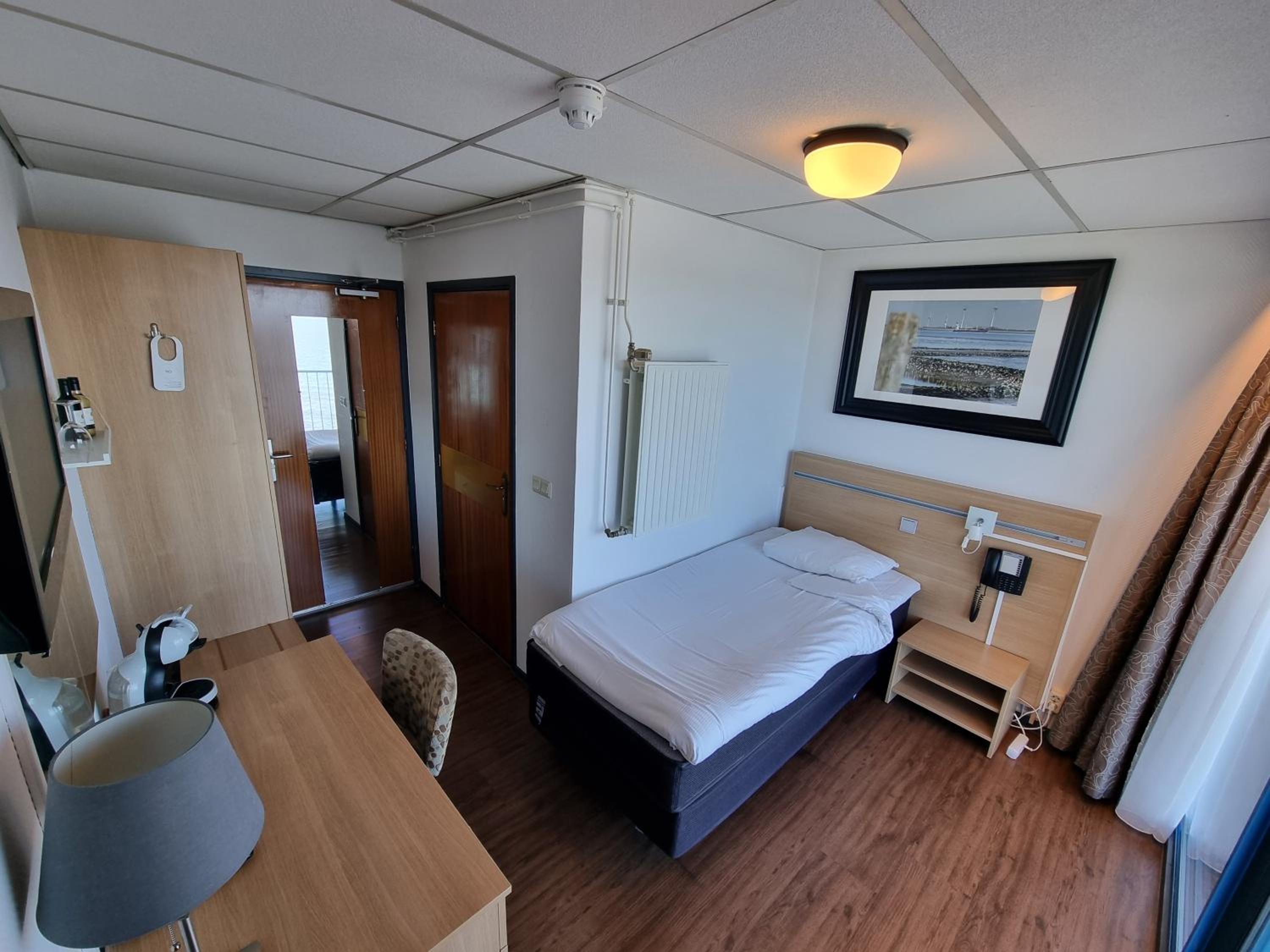 Single Room with Sea View photo 2