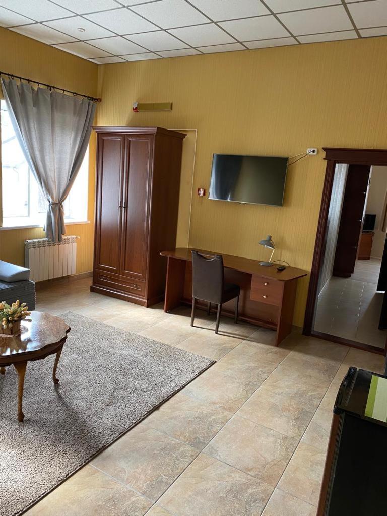 One-Bedroom Suite