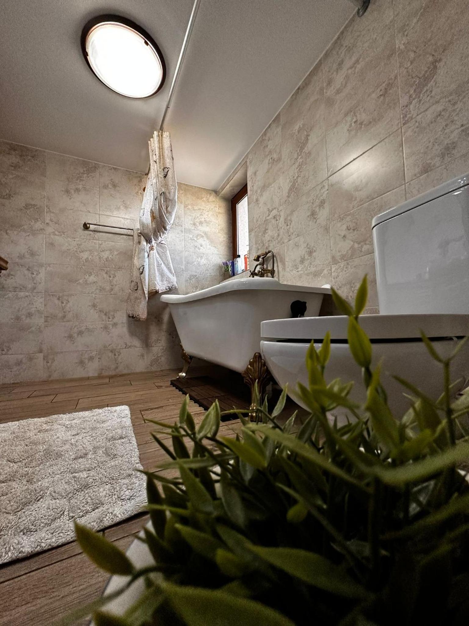 Apartment - Split Level - Photo 15