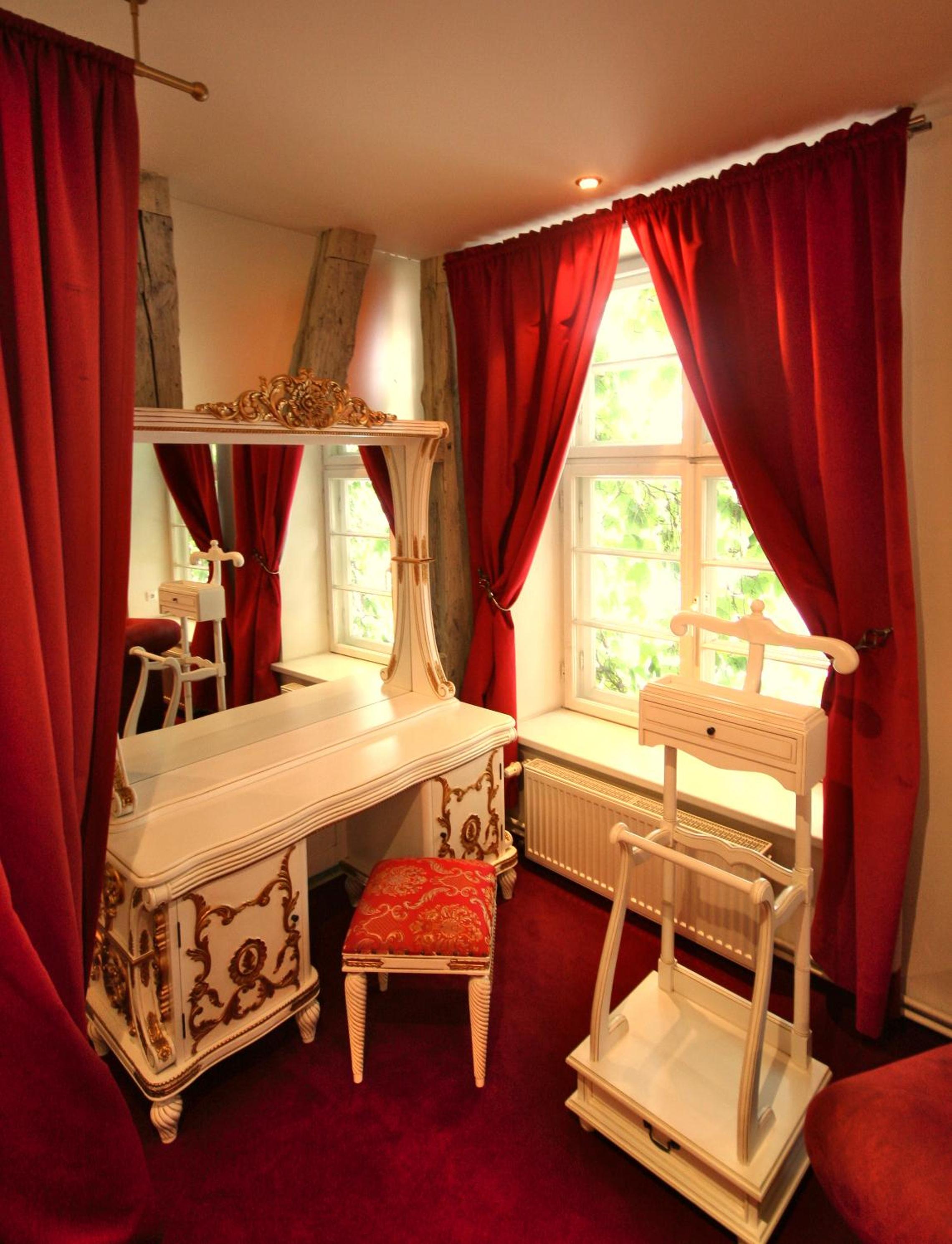 Suite - Photo 7