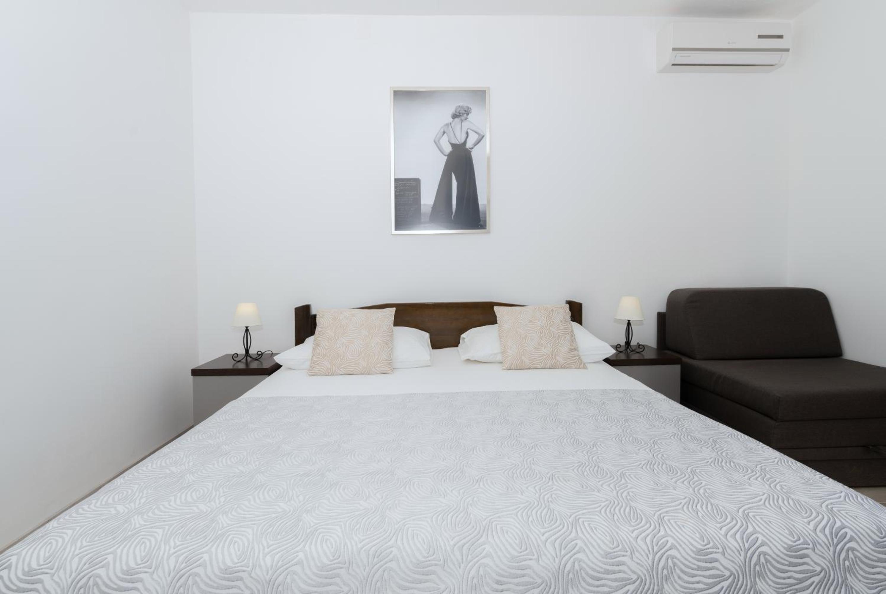 Deluxe Apartment photo 1