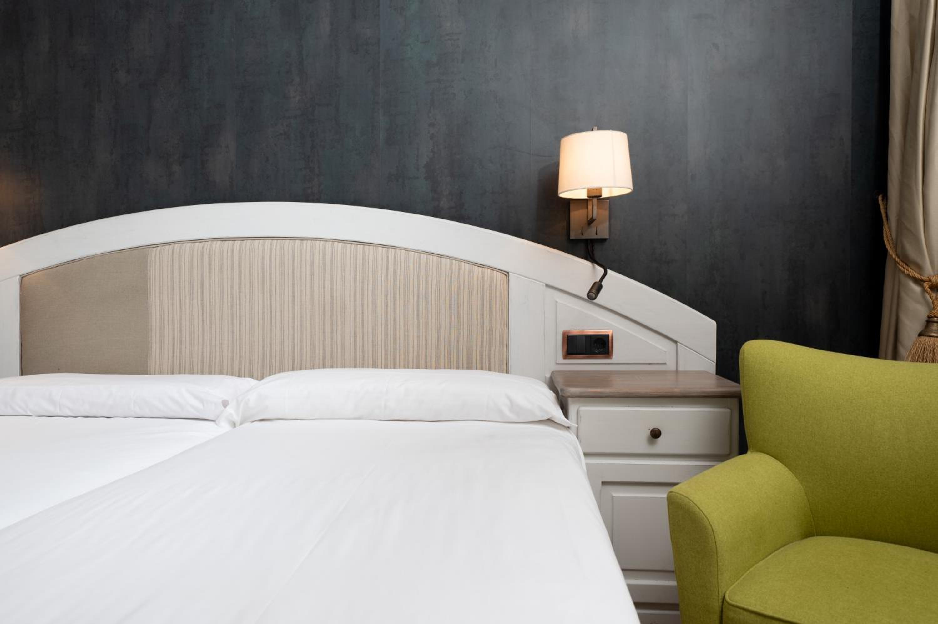 Superior Double or Twin Room with Balcony with mountain view - Photo 34