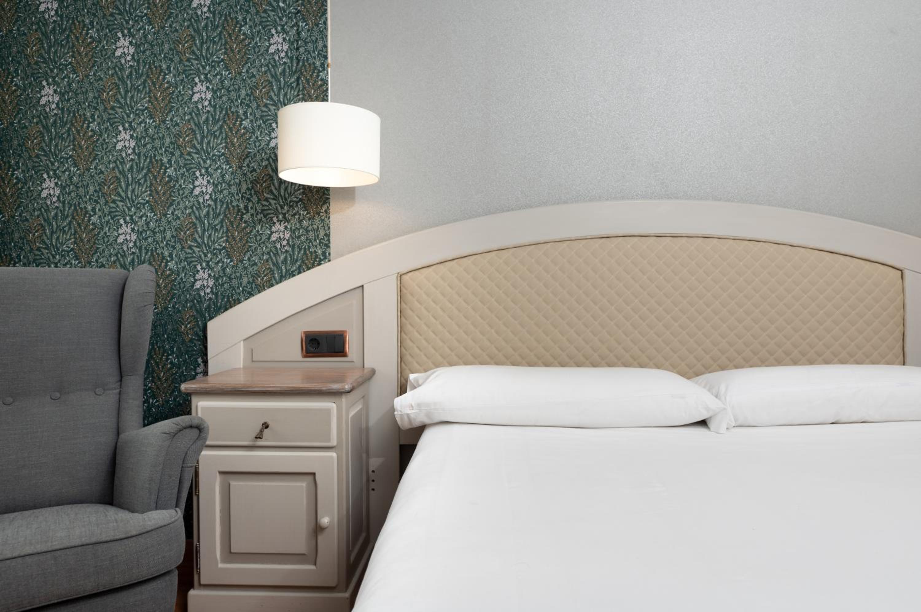 Superior Double or Twin Room with Balcony with mountain view - Photo 14