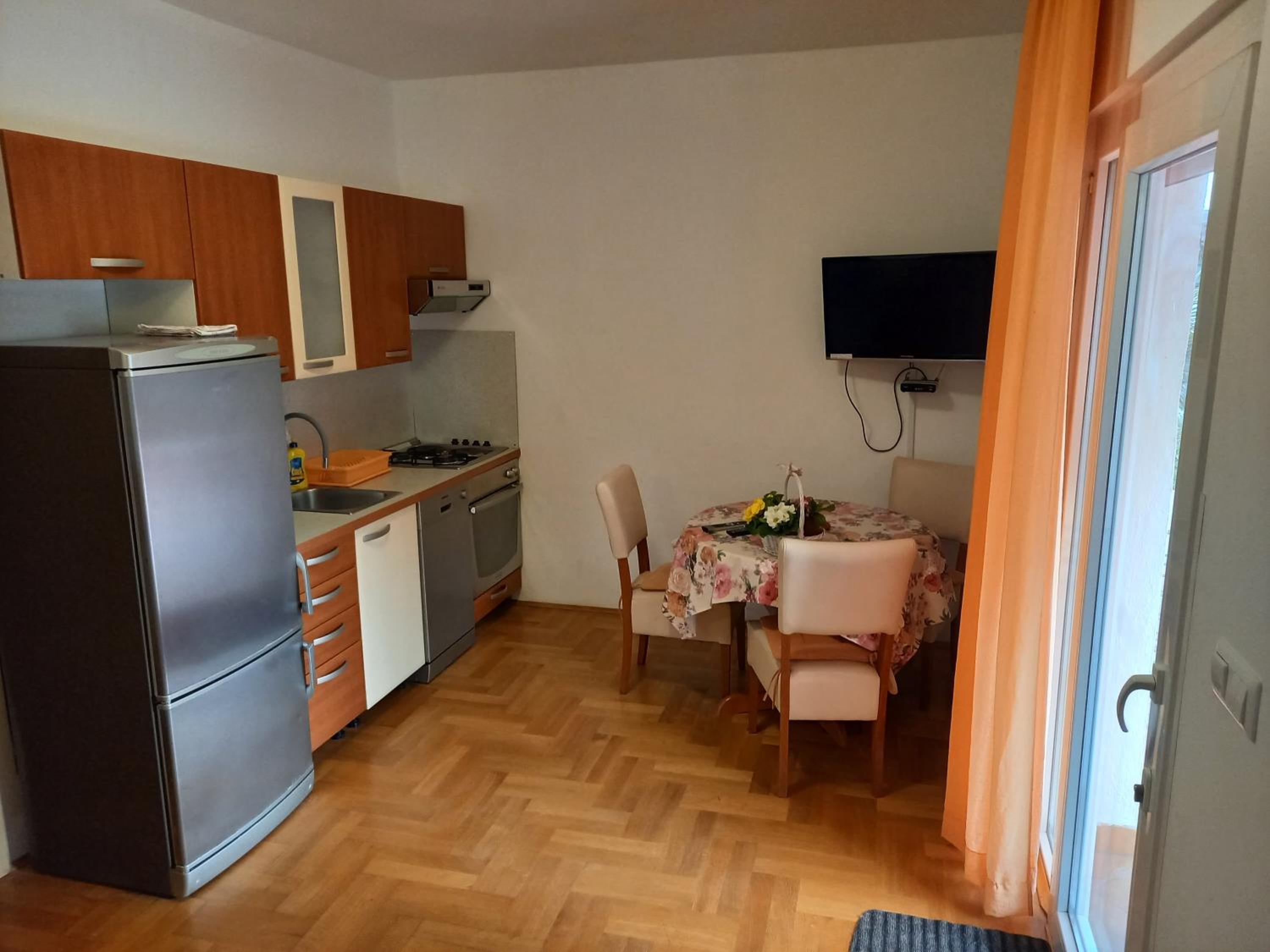 Comfort Two-Bedroom Apartment with Terrace -Ground Floor photo 3