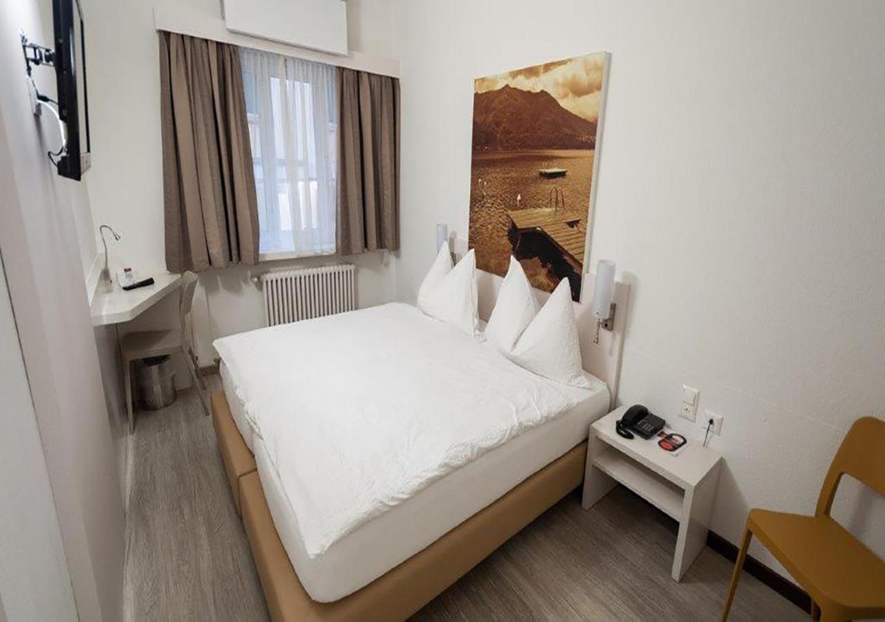 Economy Twin Room - Photo 3