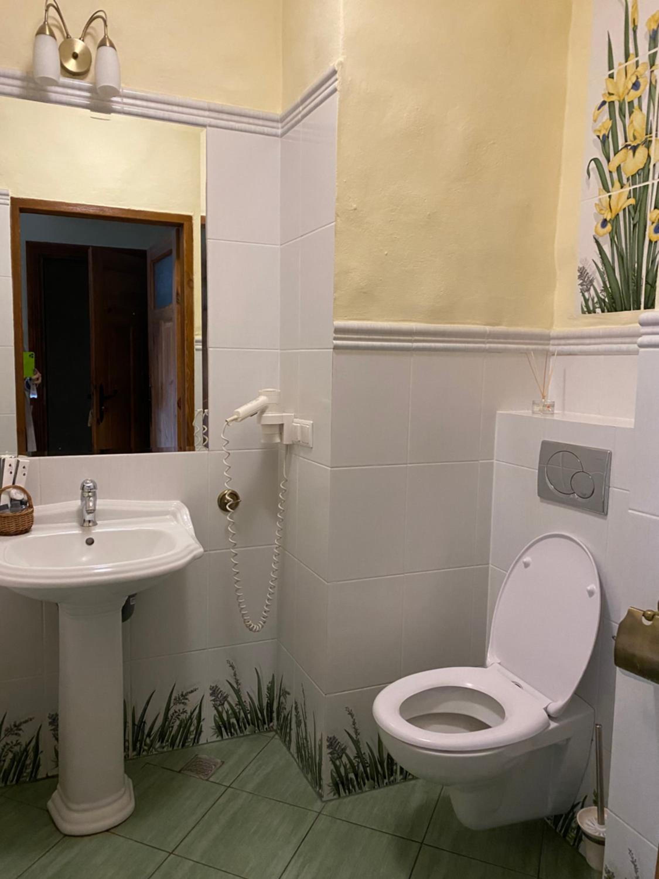 Double Room - Photo 13