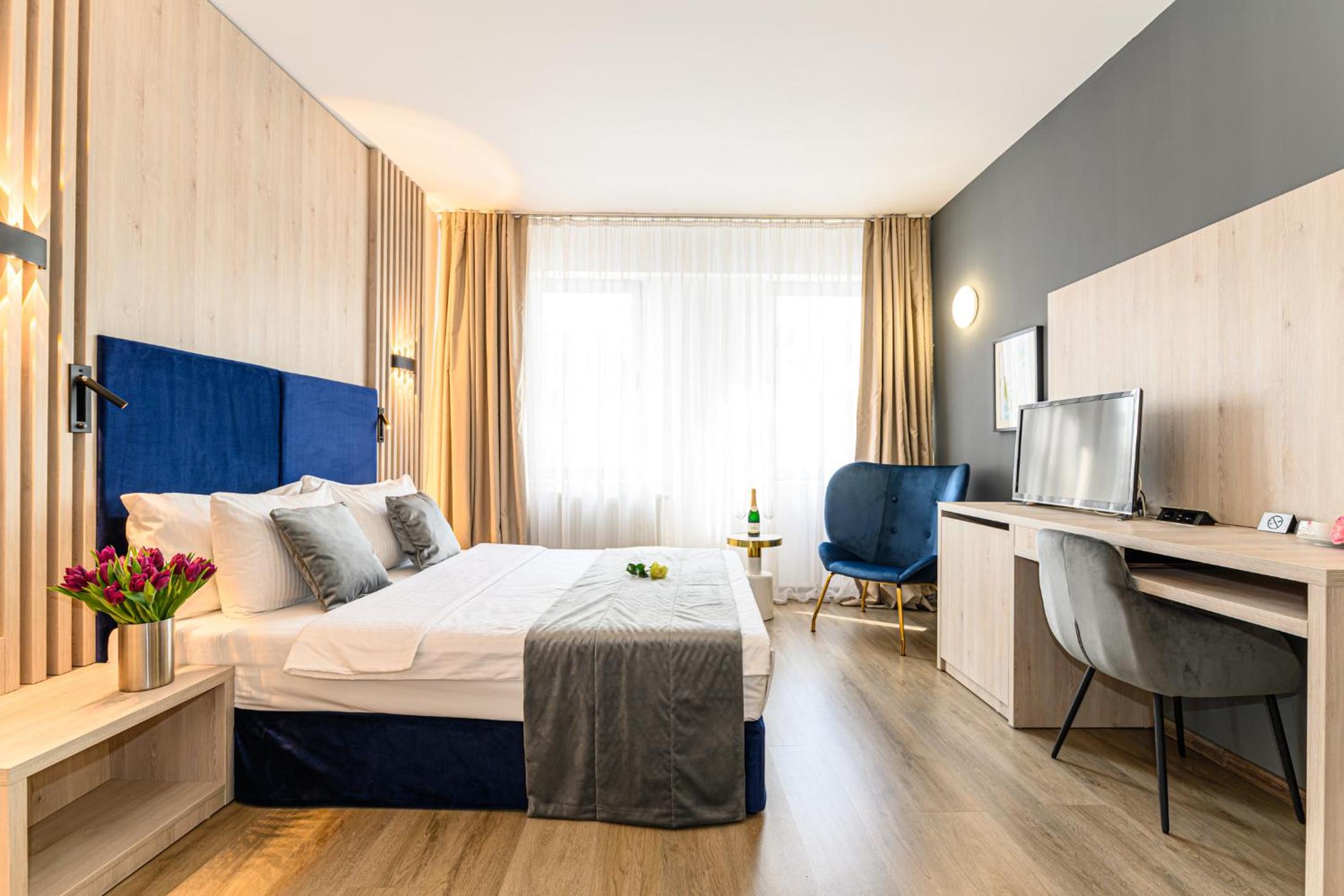 Standard Double Room - Photo 27