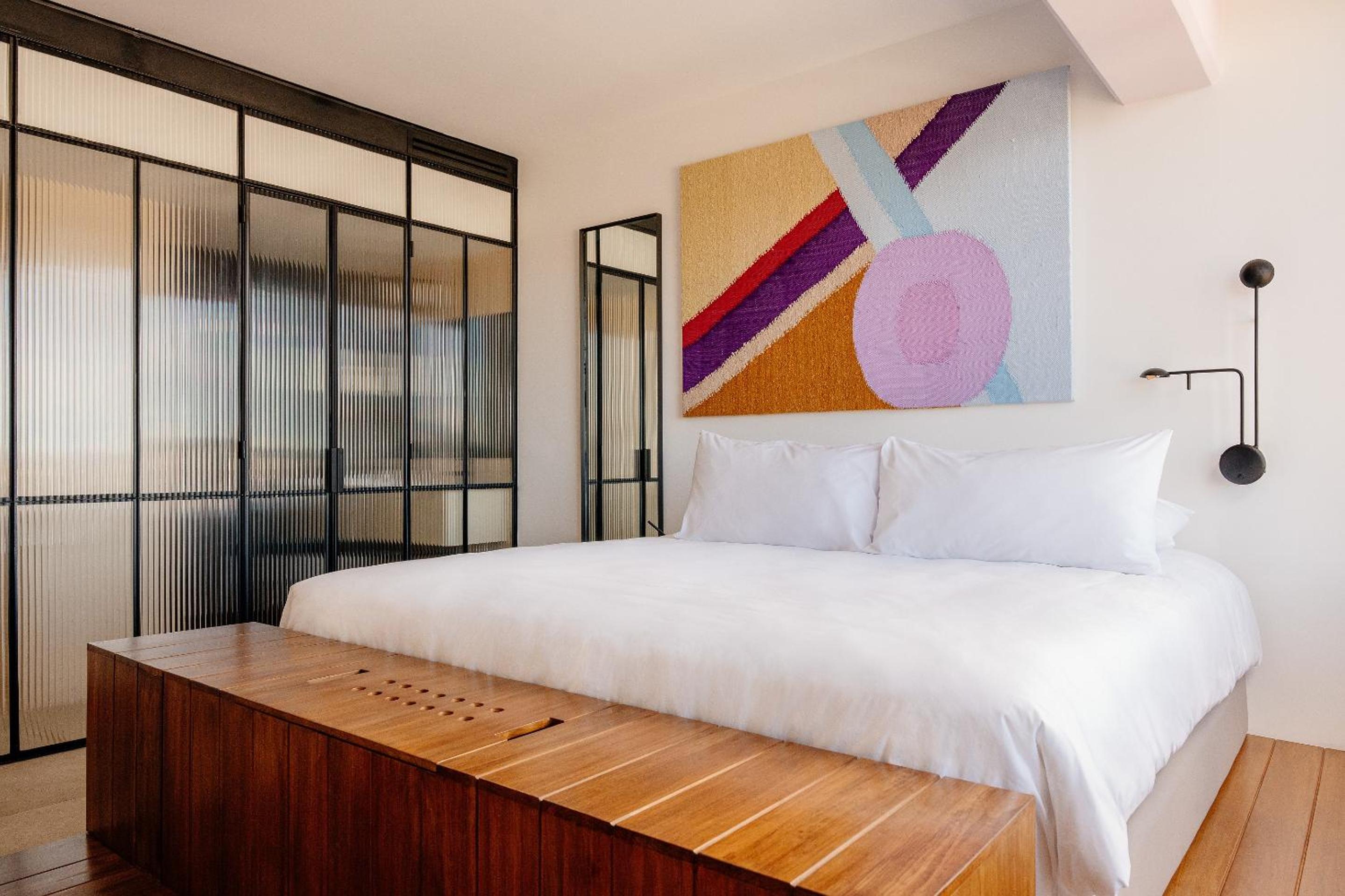 Deluxe Room with Balcony photo 3