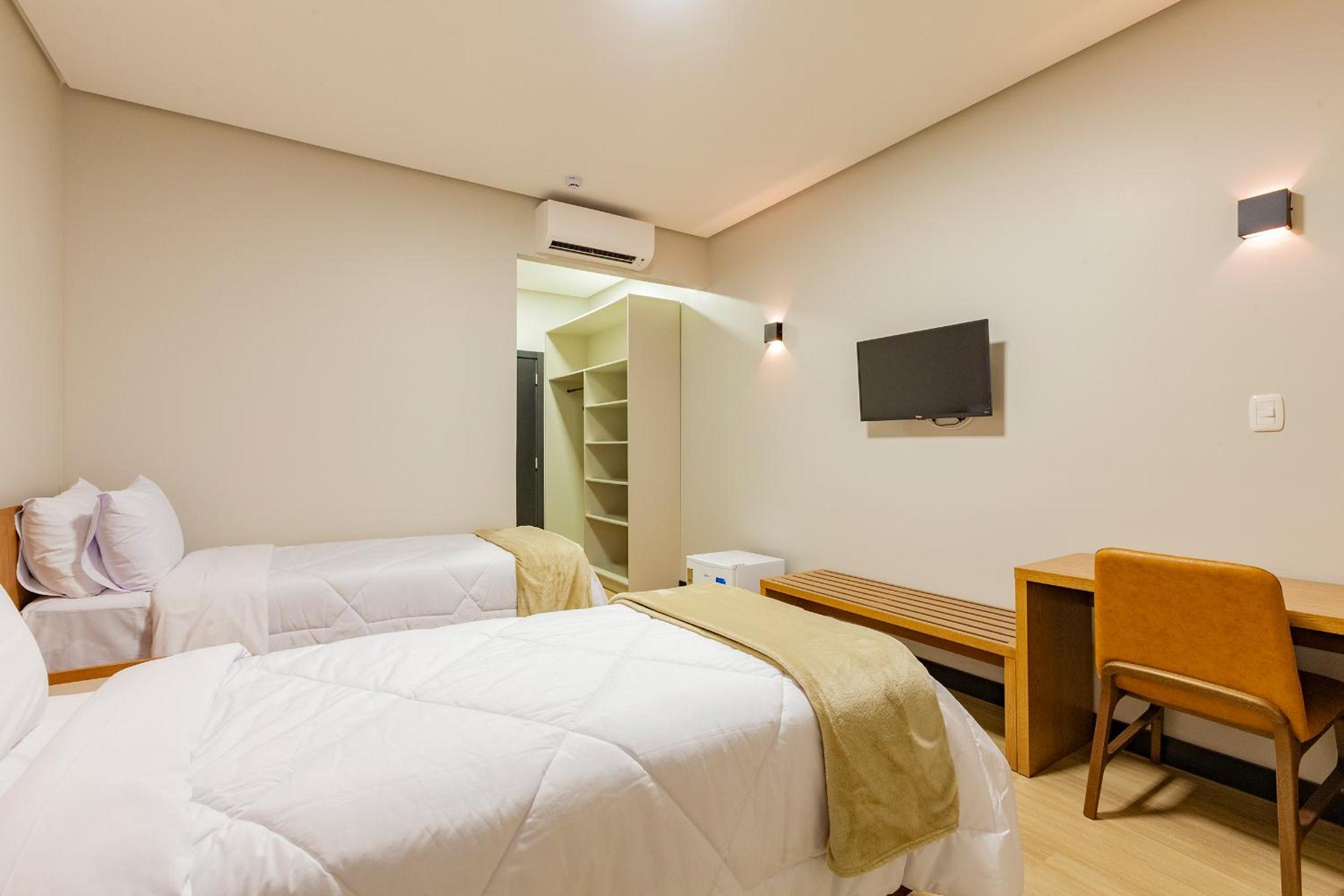 Deluxe Twin Room photo 3