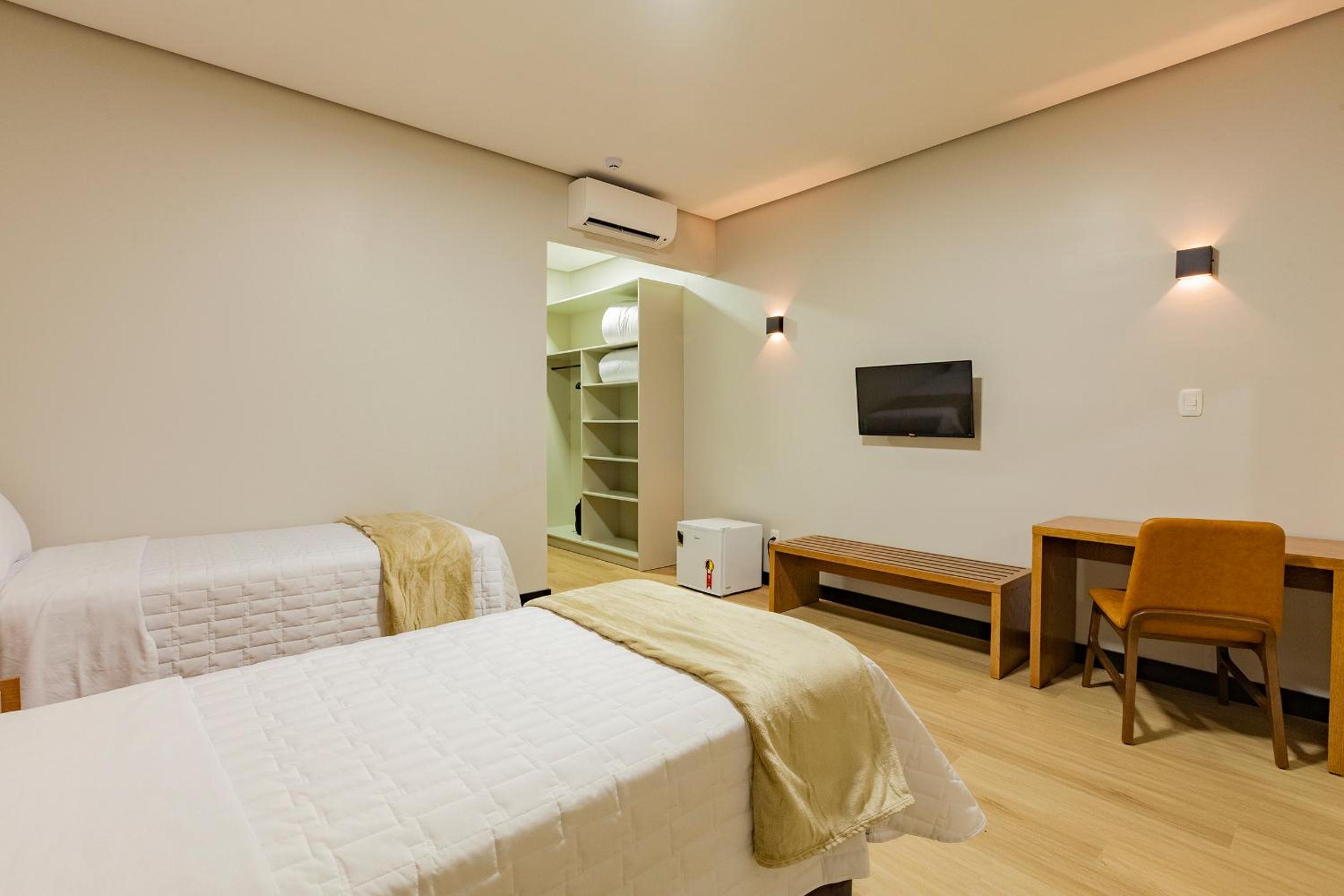 Deluxe Twin Room photo 2