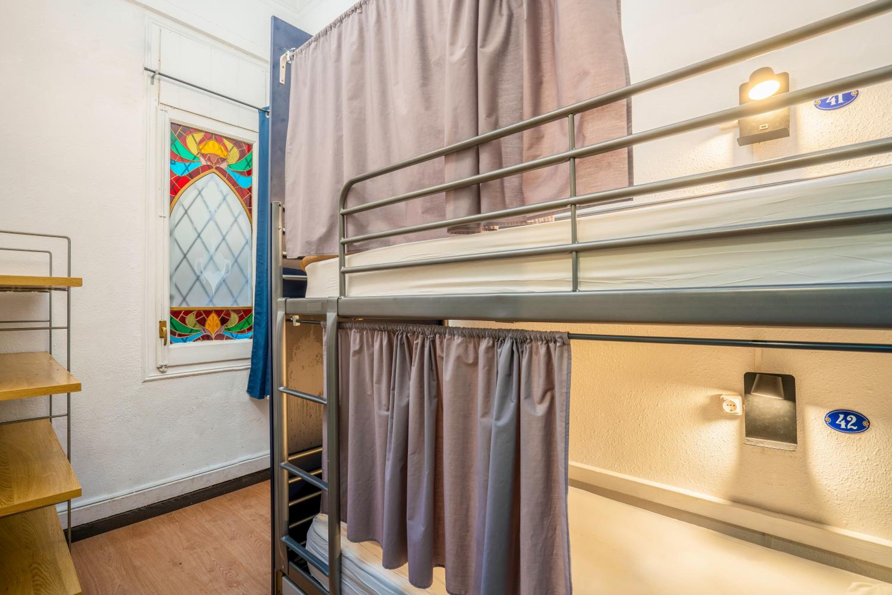 Habitación Estándar con Dos Camas y Baño Compartido