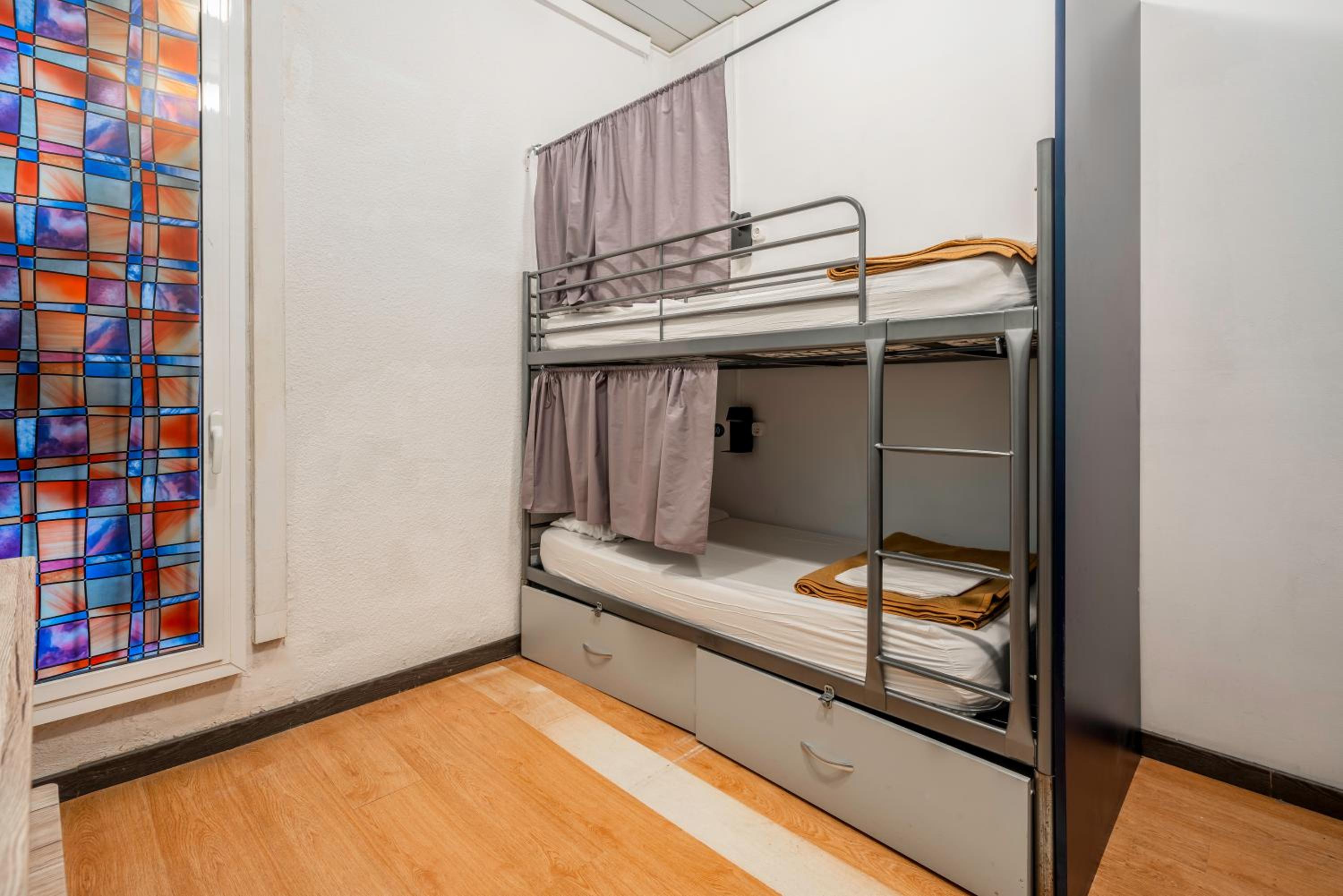 Bunk Bed in 4-Bed Mixed Dormitory Room photo 3