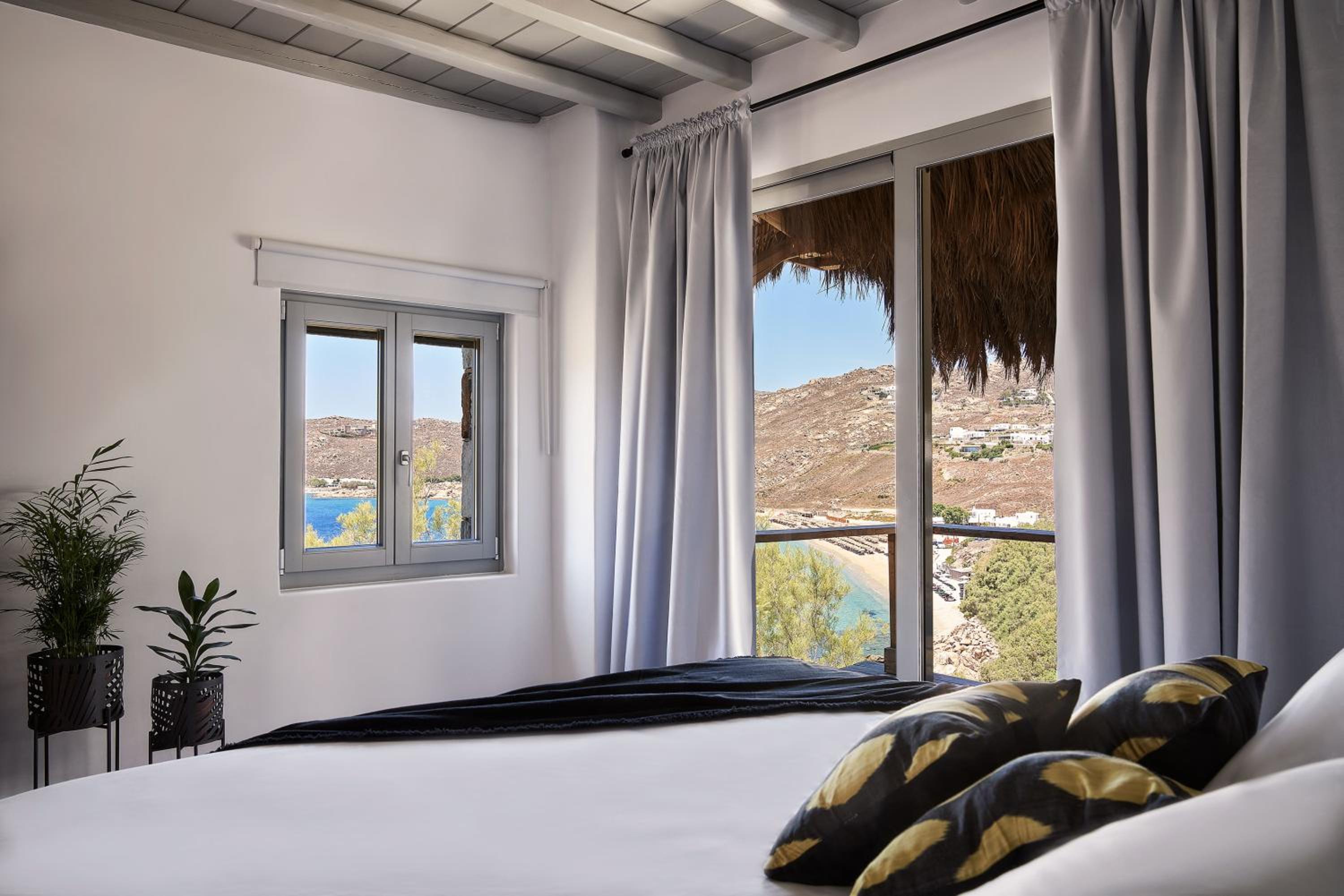 Open Plan Sea View House