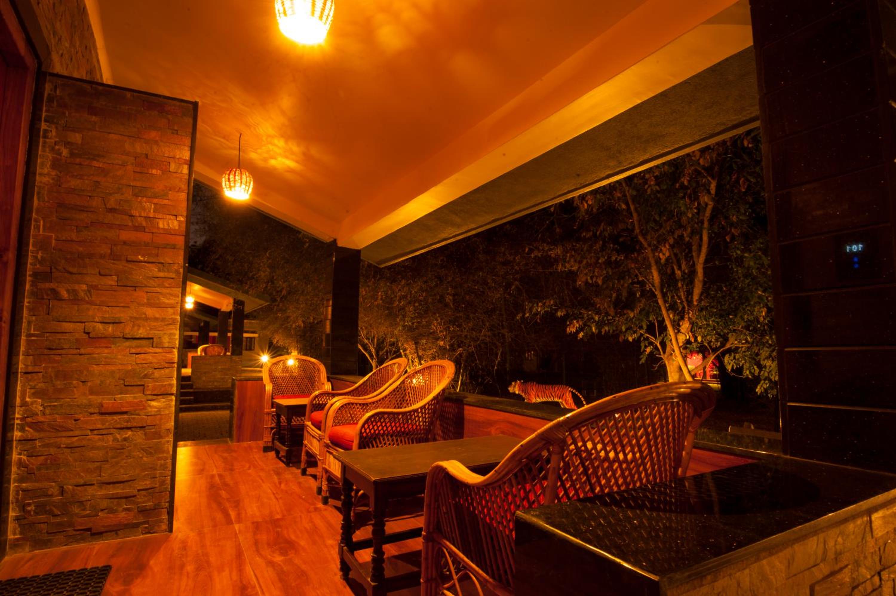 Superior King Room - Photo 20