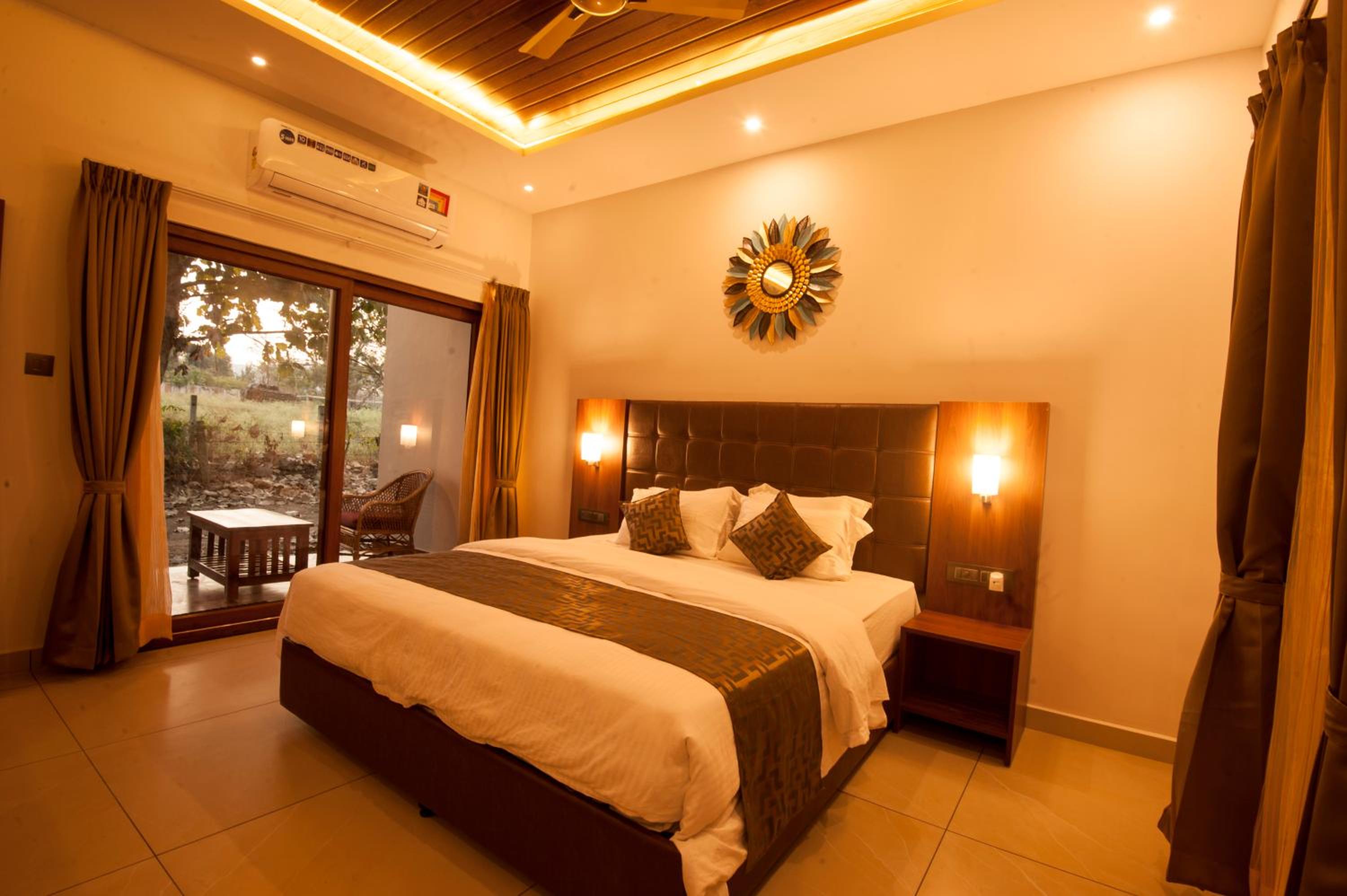 Superior King Room - Photo 1