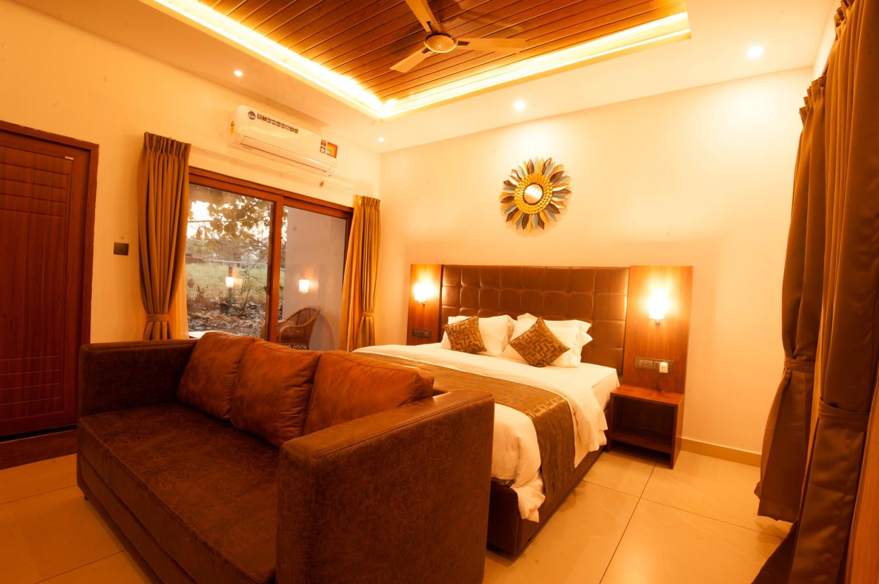 Superior King Room - Photo 6