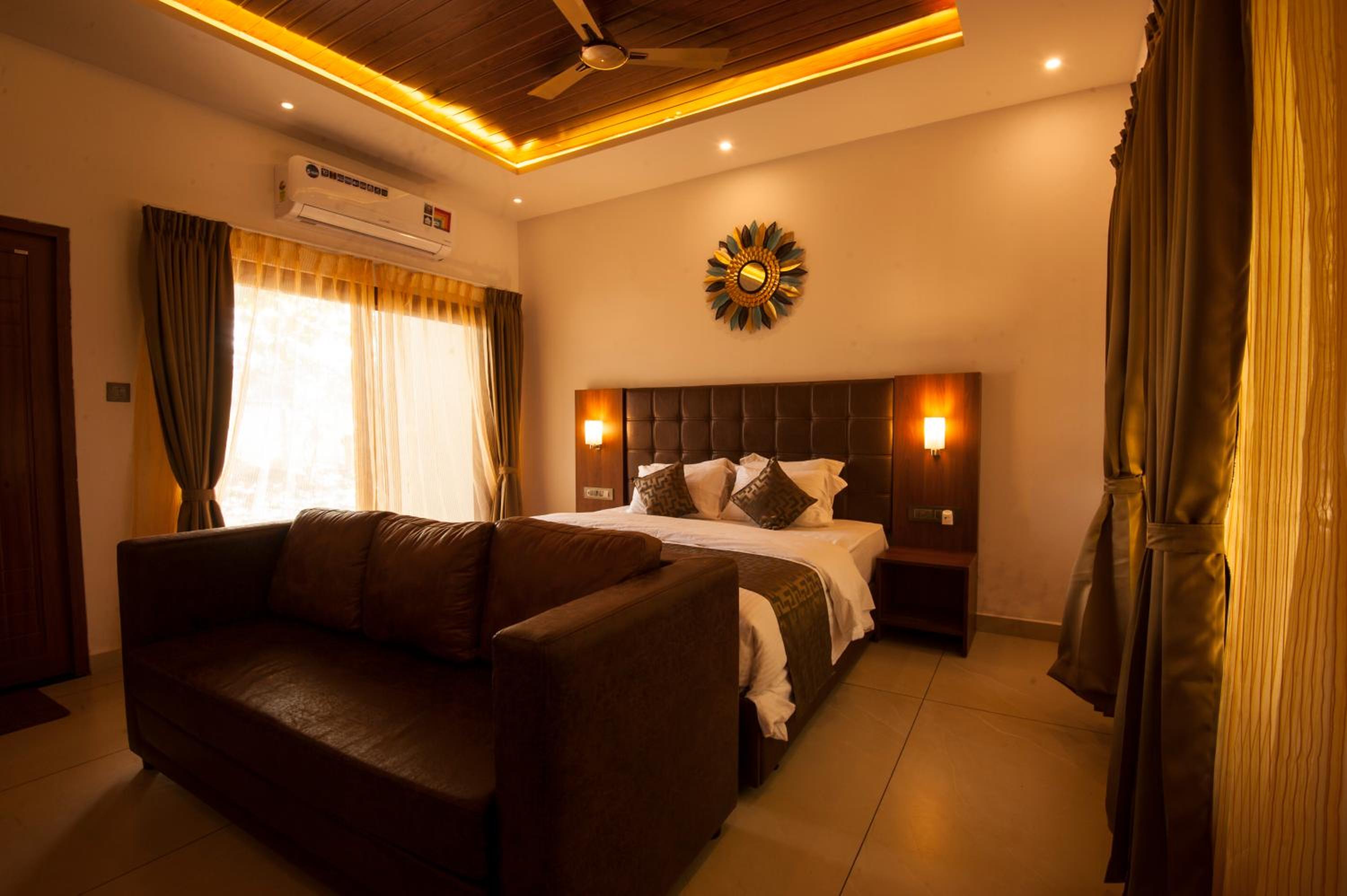 Superior King Room - Photo 3