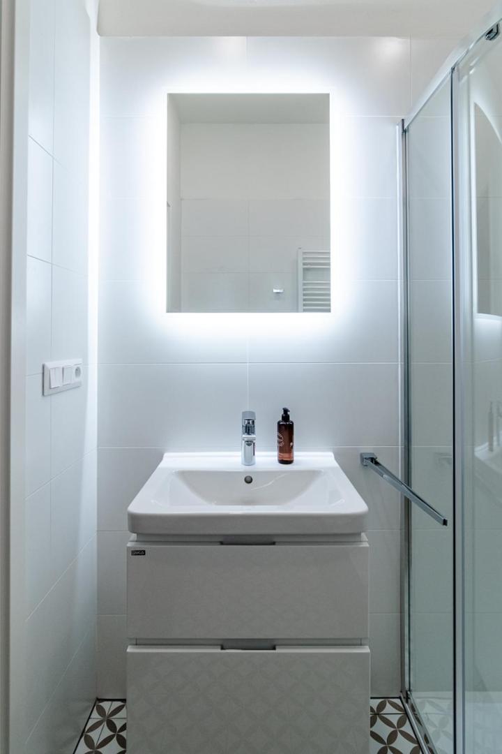 One-Bedroom Apartment - Photo 7