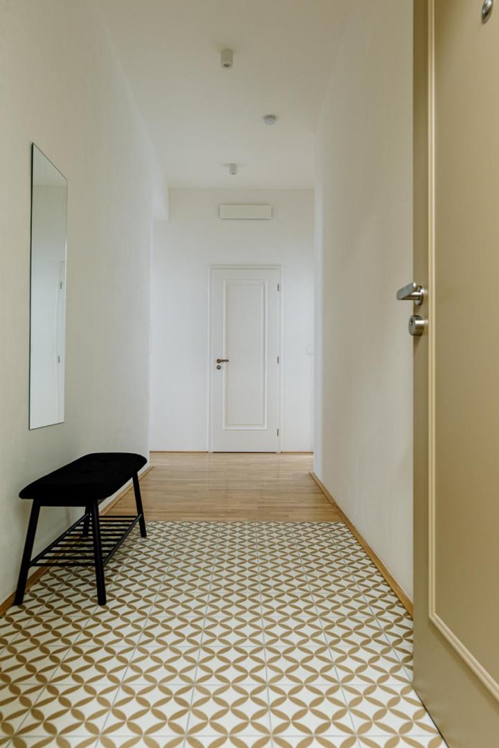 One-Bedroom Apartment - Photo 9