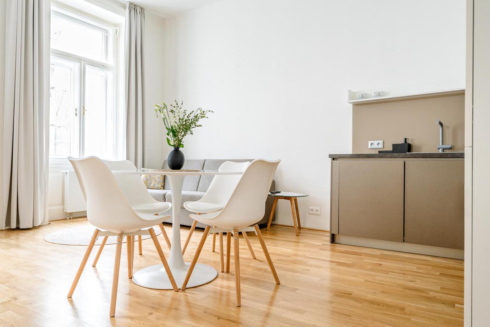 One-Bedroom Apartment - Photo 3
