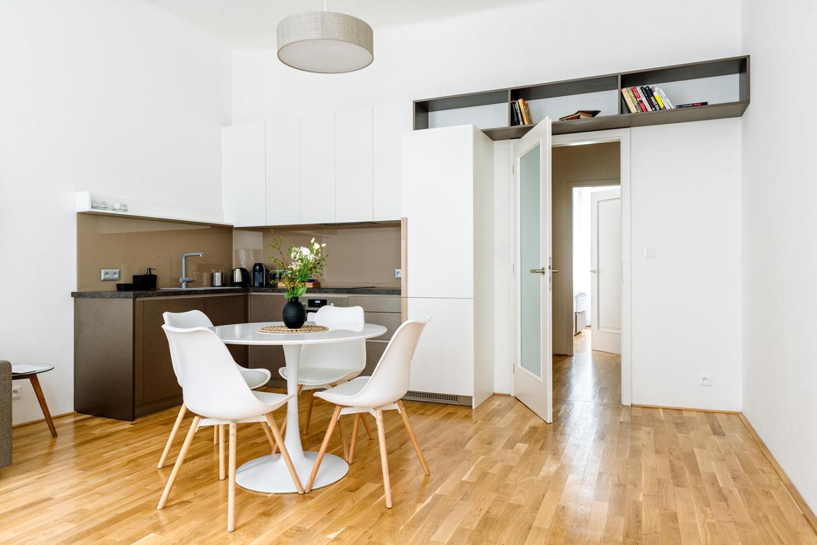 One-Bedroom Apartment - Photo 2