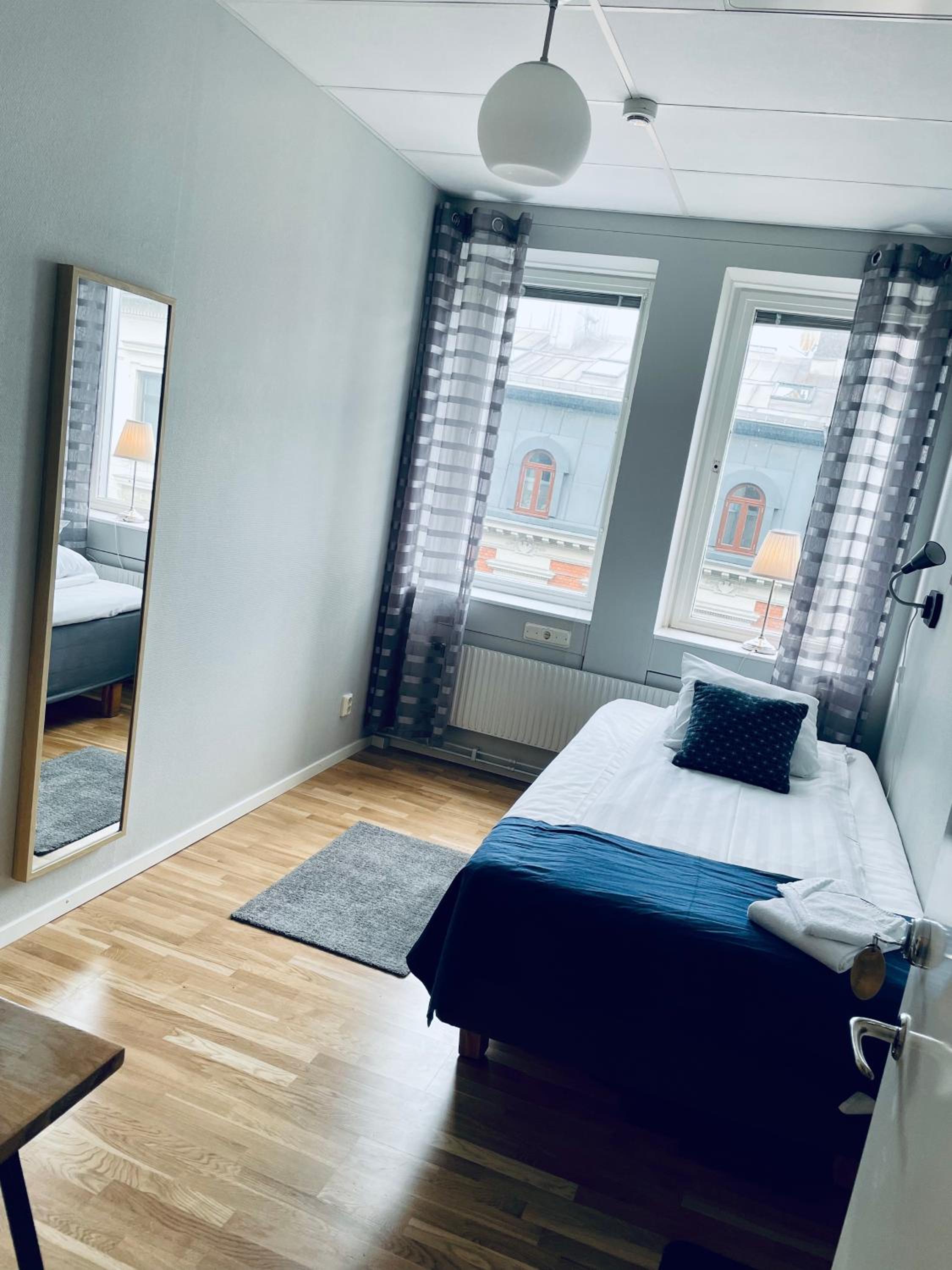 Single Room with Shared Bathroom photo 1