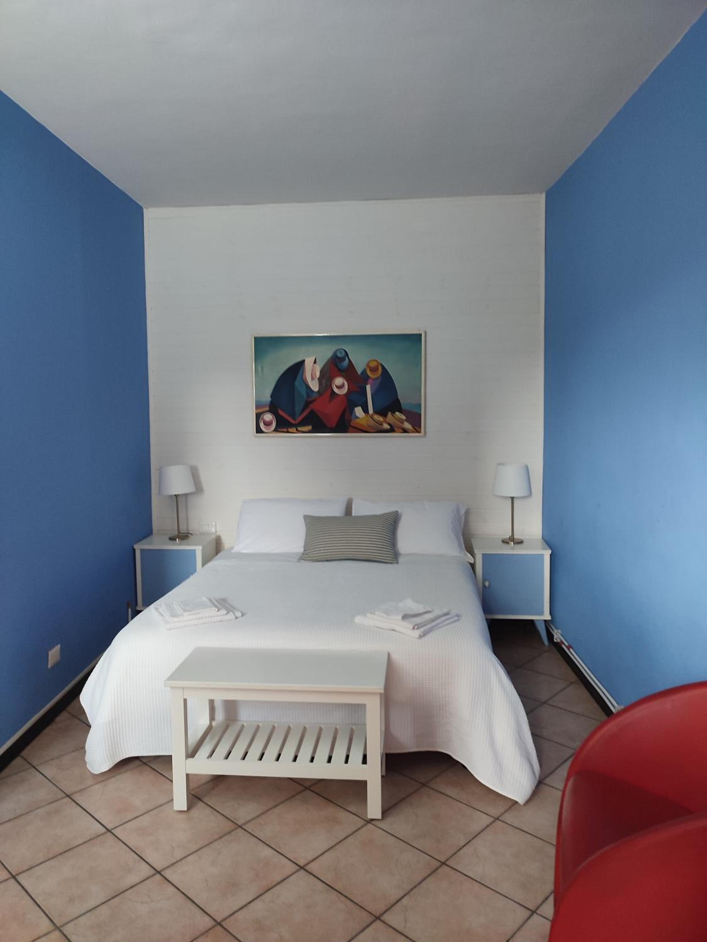 Large Double or Twin Room photo 1