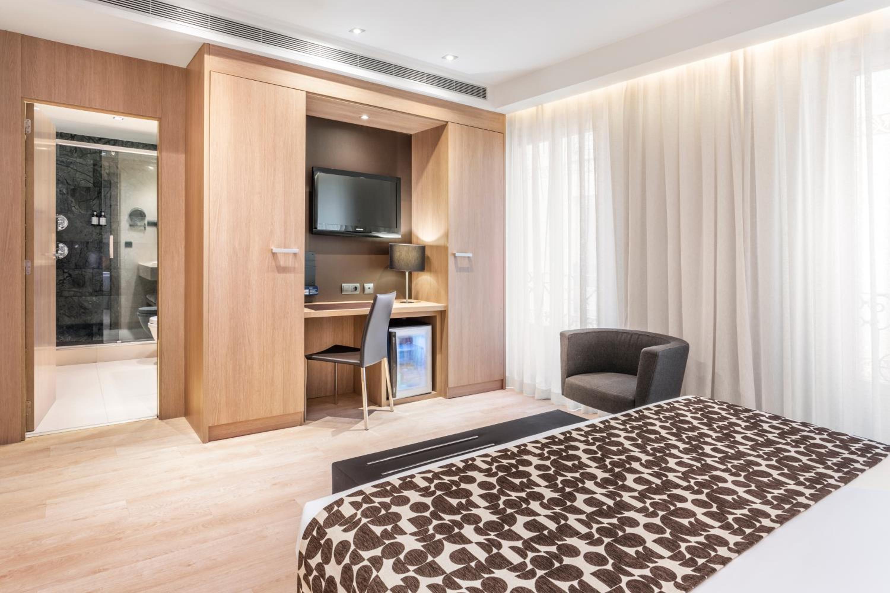 Double or Twin Room - Photo 3