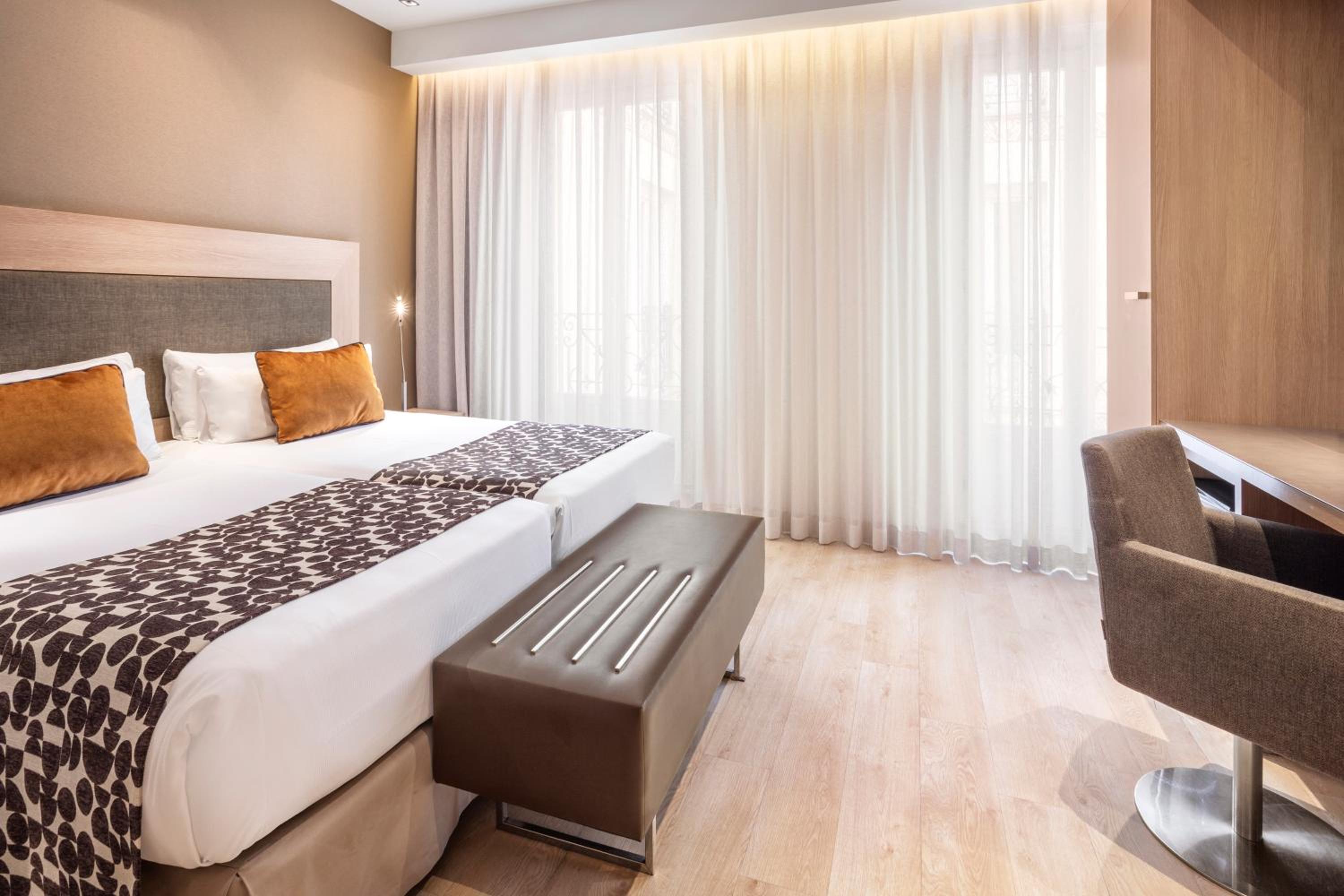 Double or Twin Room - Photo 2