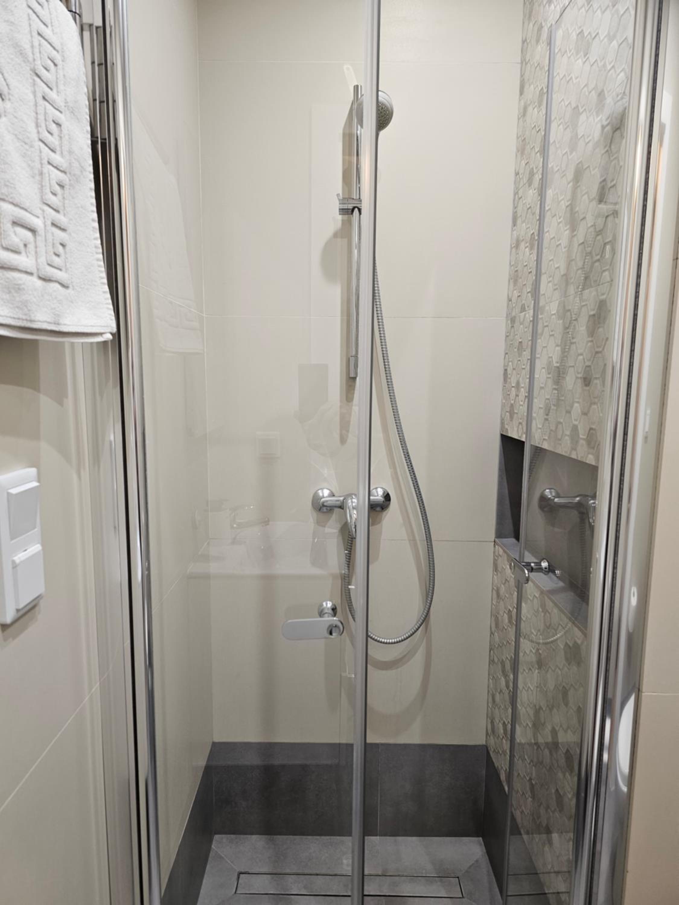 Twin Room - Photo 8
