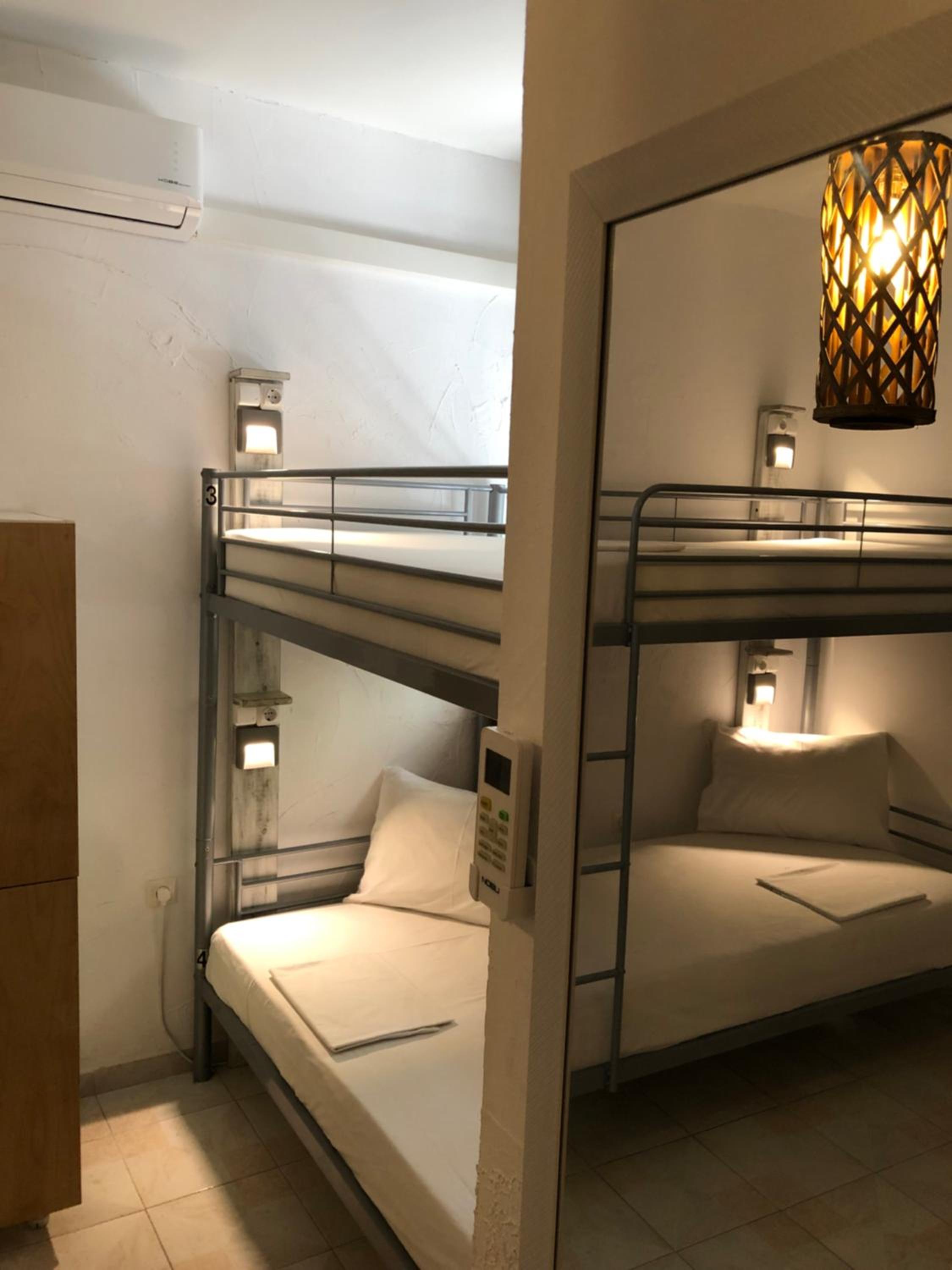 Bed in 4-Bed Mixed Dormitory Room photo 1