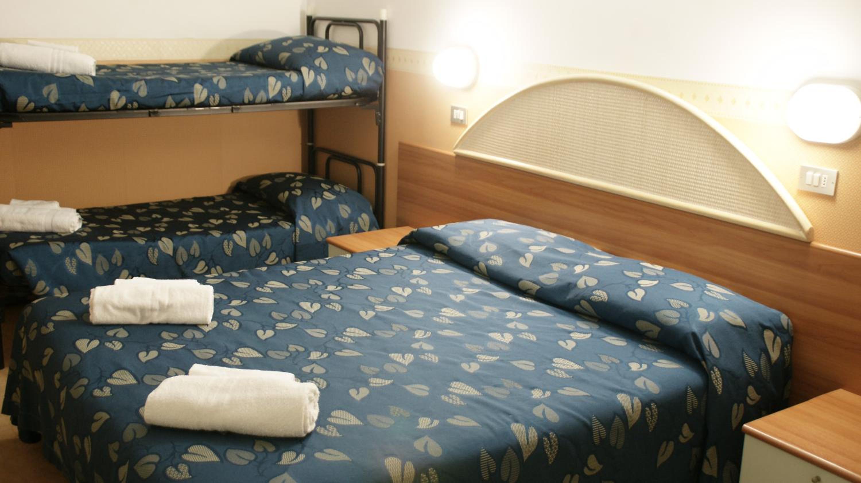 Quadruple Room with Balcony photo 1