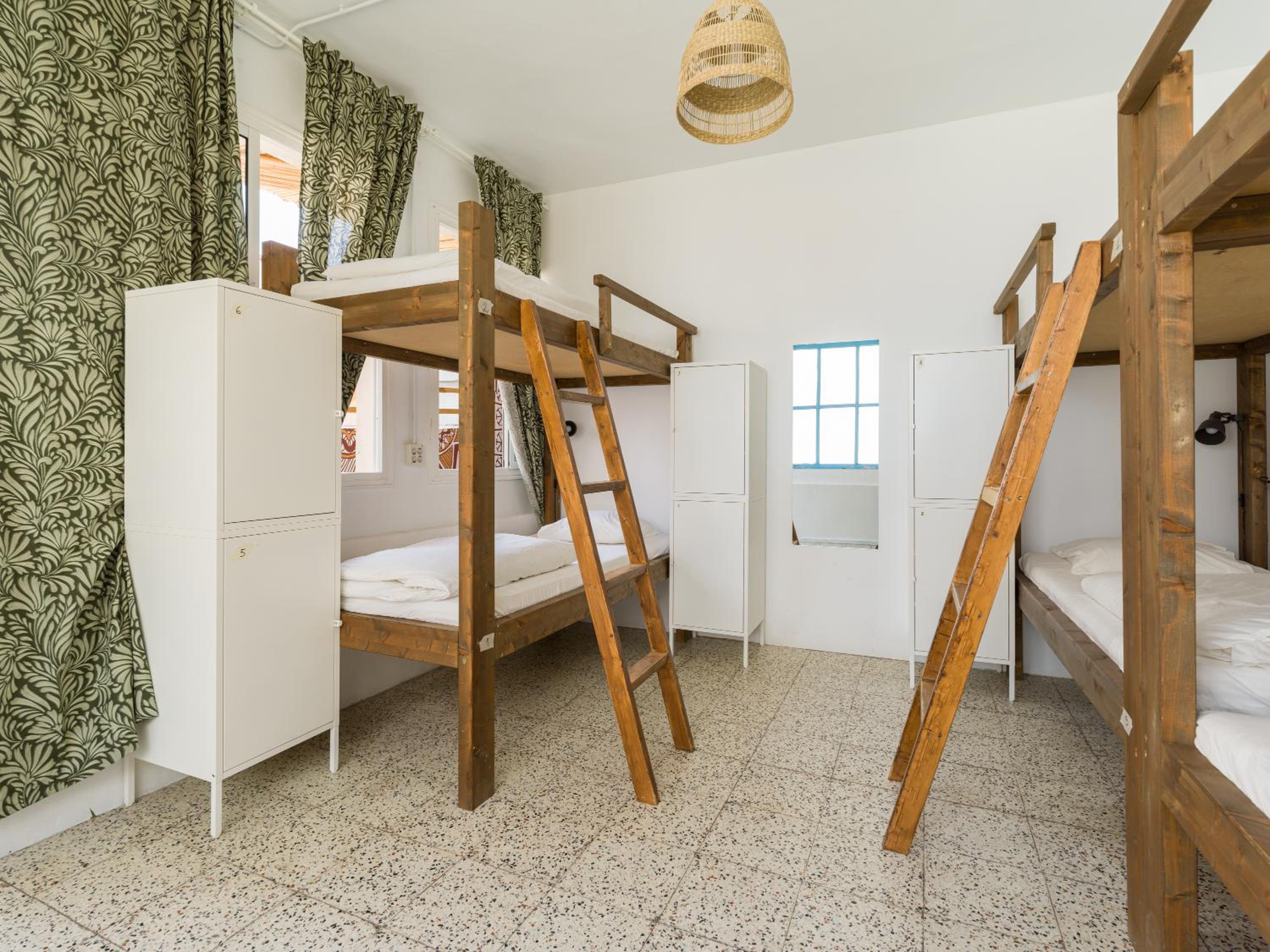 Habitación doble con baño compartido