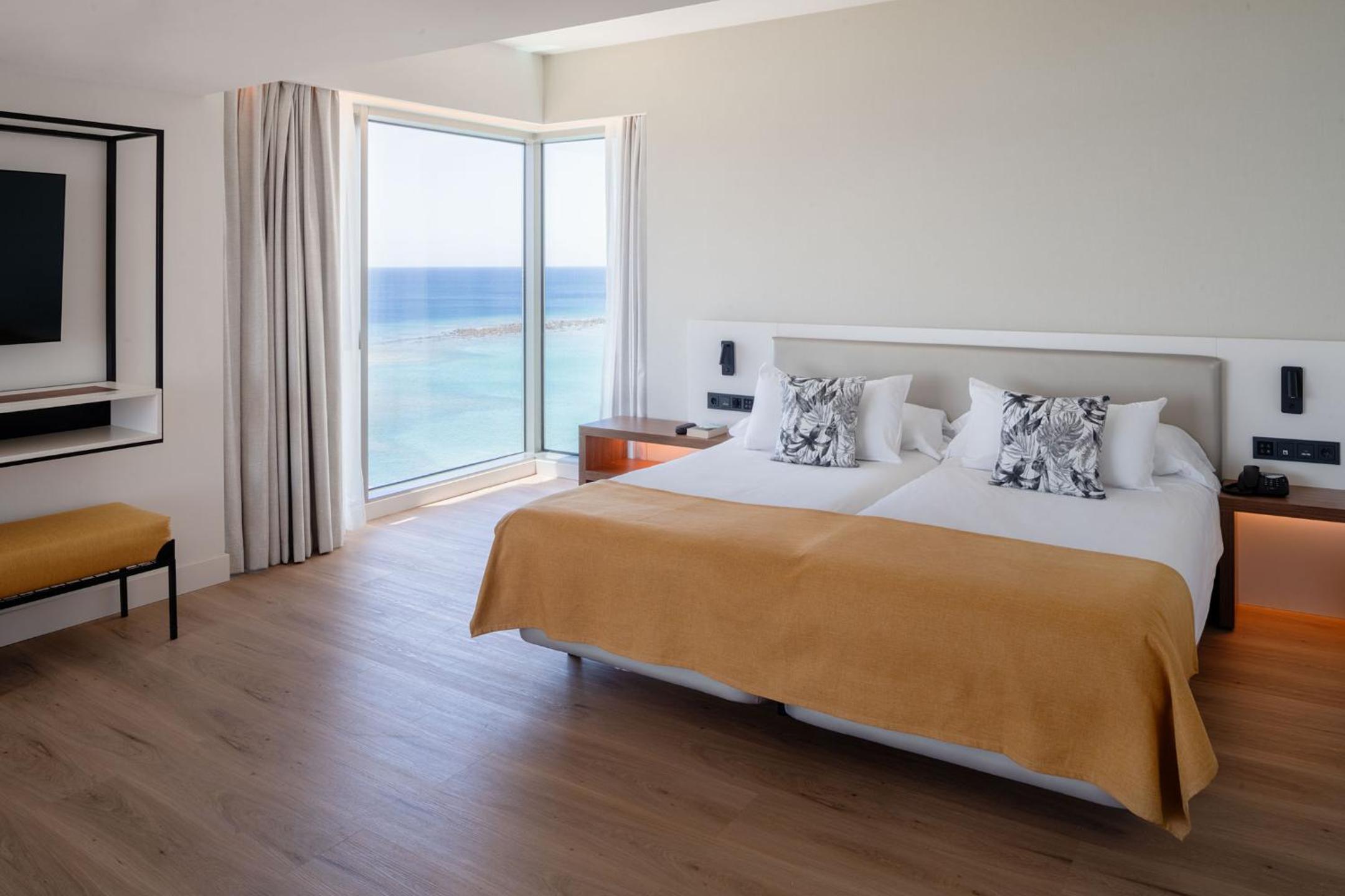 Suite with Sea View - Photo 7
